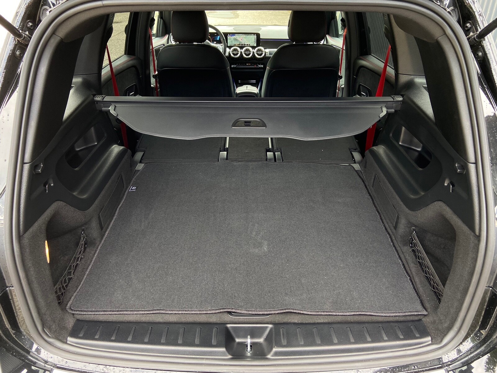 MERCEDES-BENZ GLB 35 AMG 4Matic 8G-Tronic-image-11