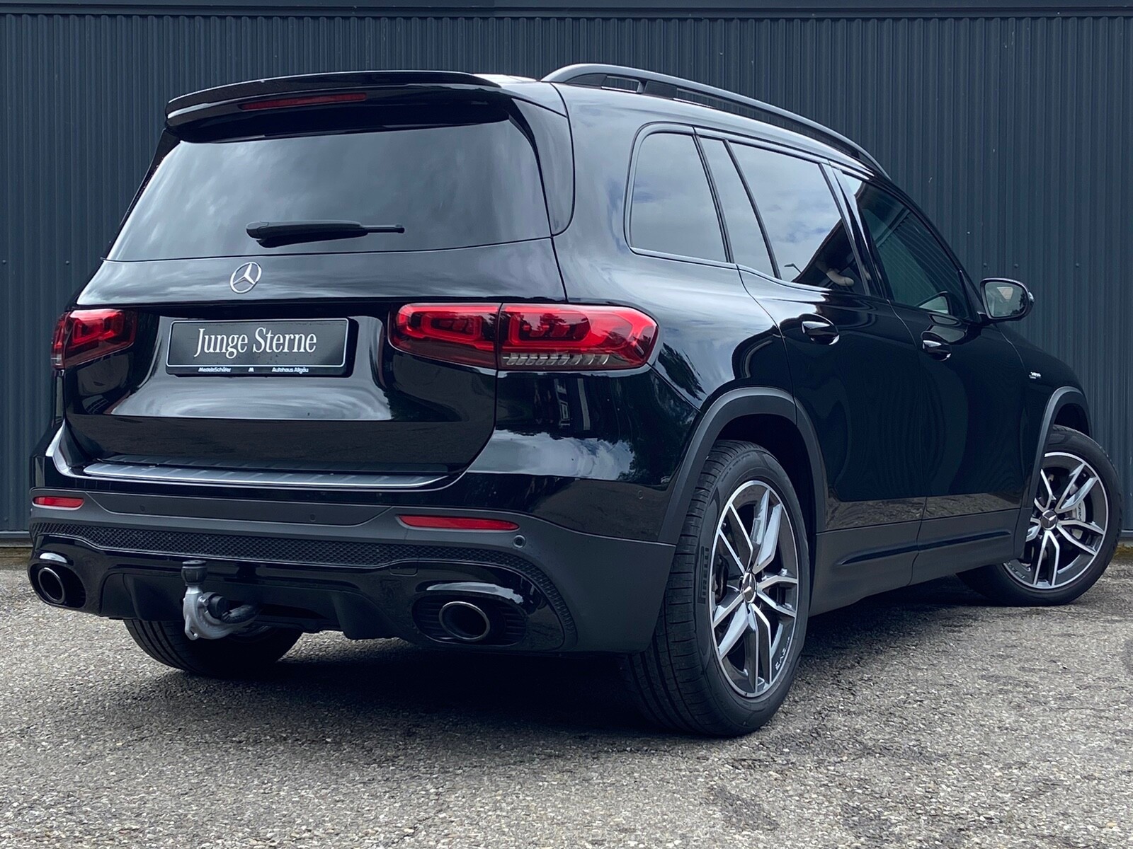 MERCEDES-BENZ GLB 35 AMG 4Matic 8G-Tronic-image-2