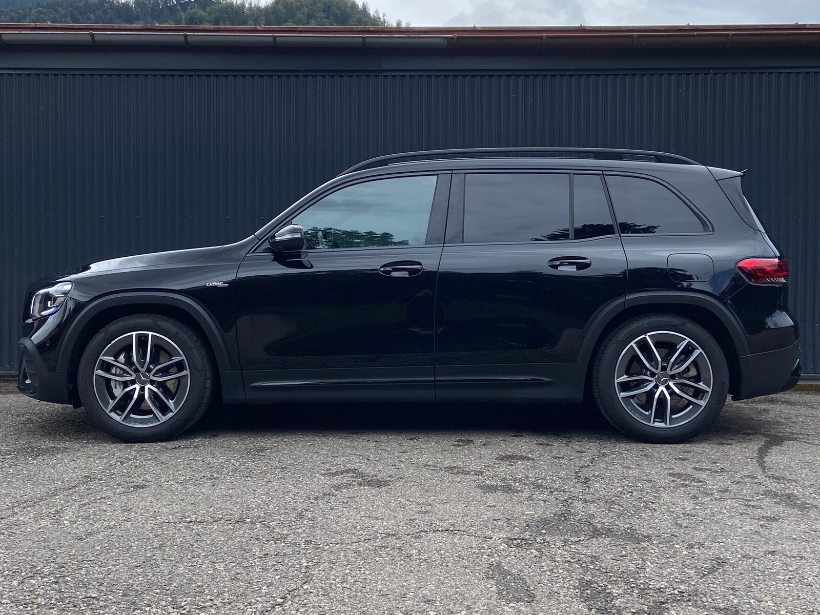 MERCEDES-BENZ GLB 35 AMG 4Matic 8G-Tronic-image-3