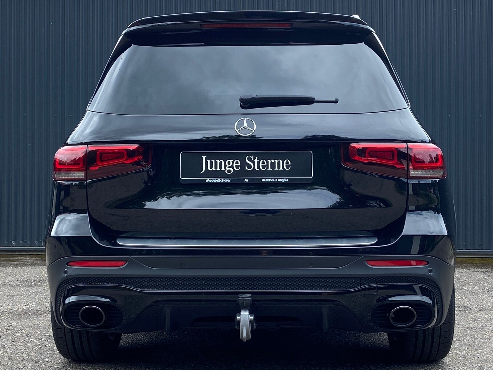 MERCEDES-BENZ GLB 35 AMG 4Matic 8G-Tronic-image-4