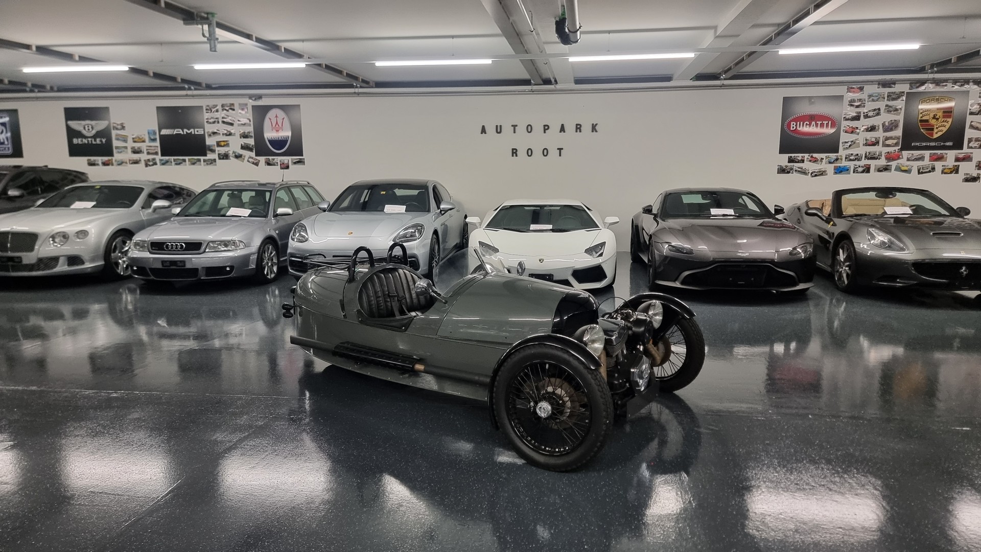 MORGAN Cabriolet-showroom-element-3
