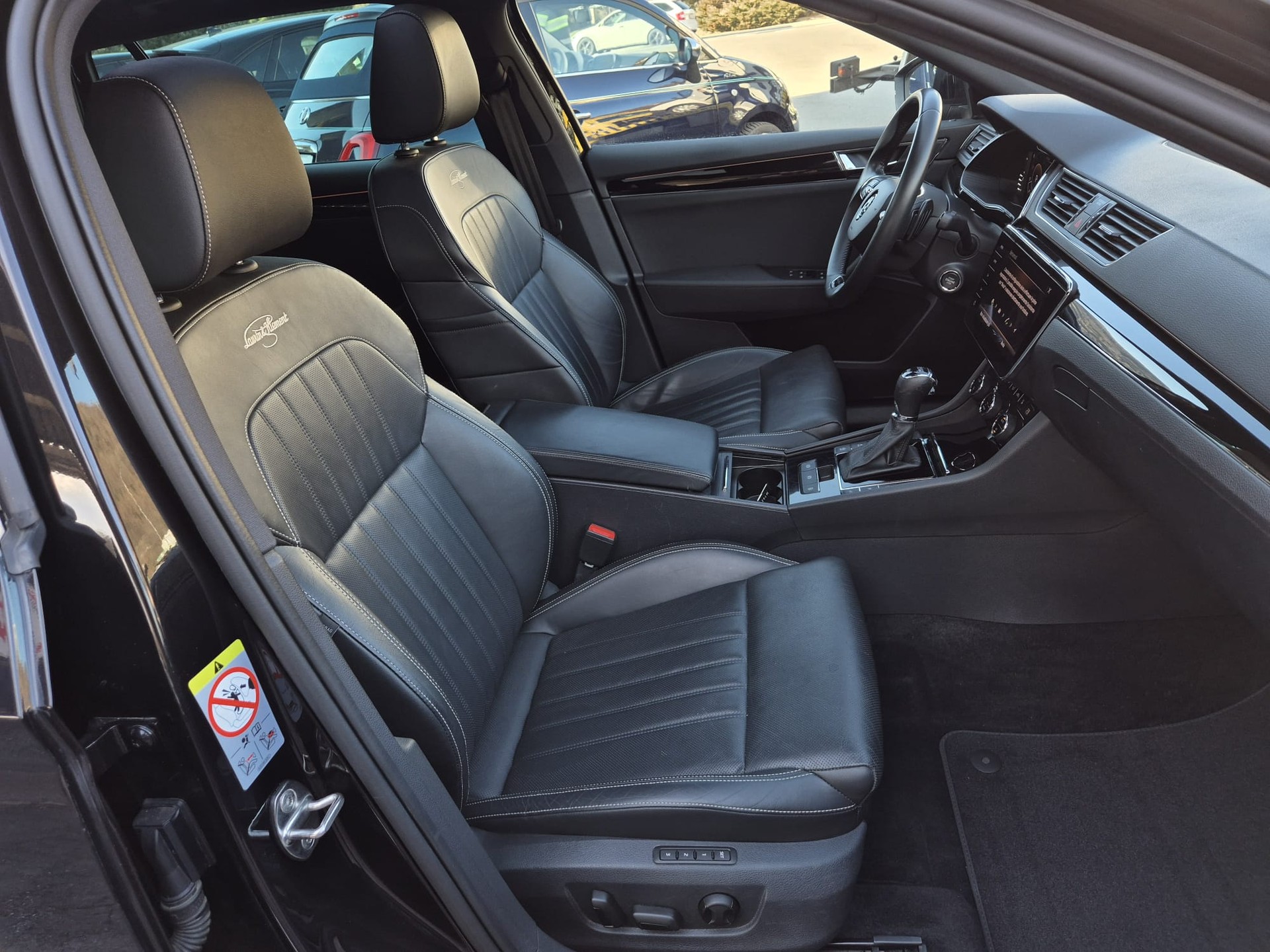 SKODA Superb Combi 2.0 TSI L&K 4x4 DSG-image-9