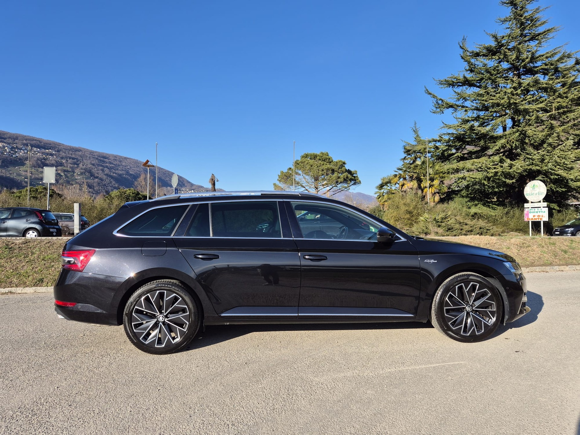SKODA Superb Combi 2.0 TSI L&K 4x4 DSG-image-3
