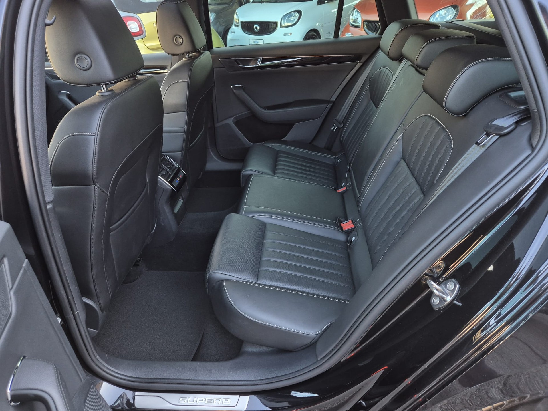 SKODA Superb Combi 2.0 TSI L&K 4x4 DSG-image-8