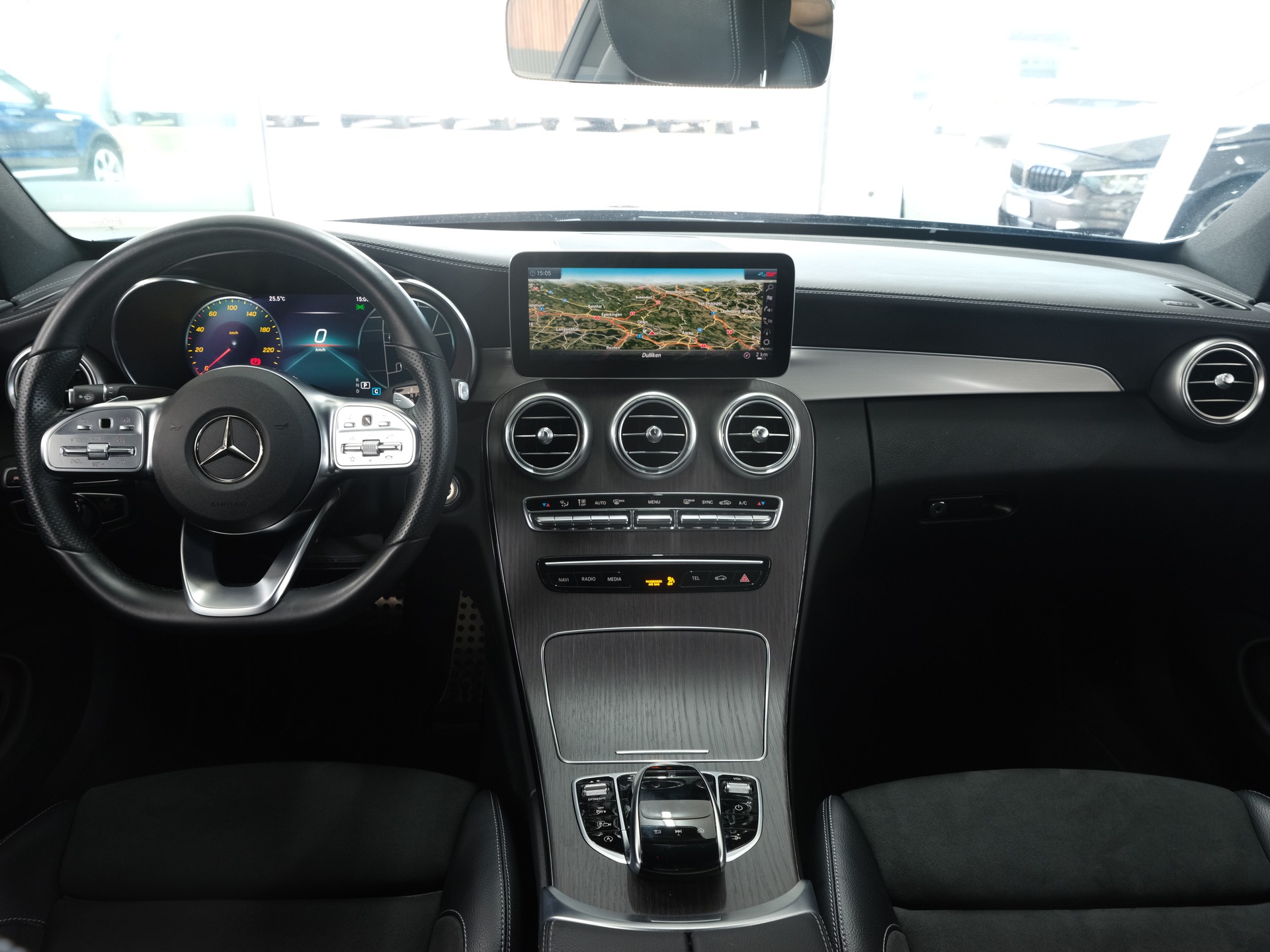 MERCEDES-BENZ C 220 d Coupé AMG Line 9G-Tronic-image-12