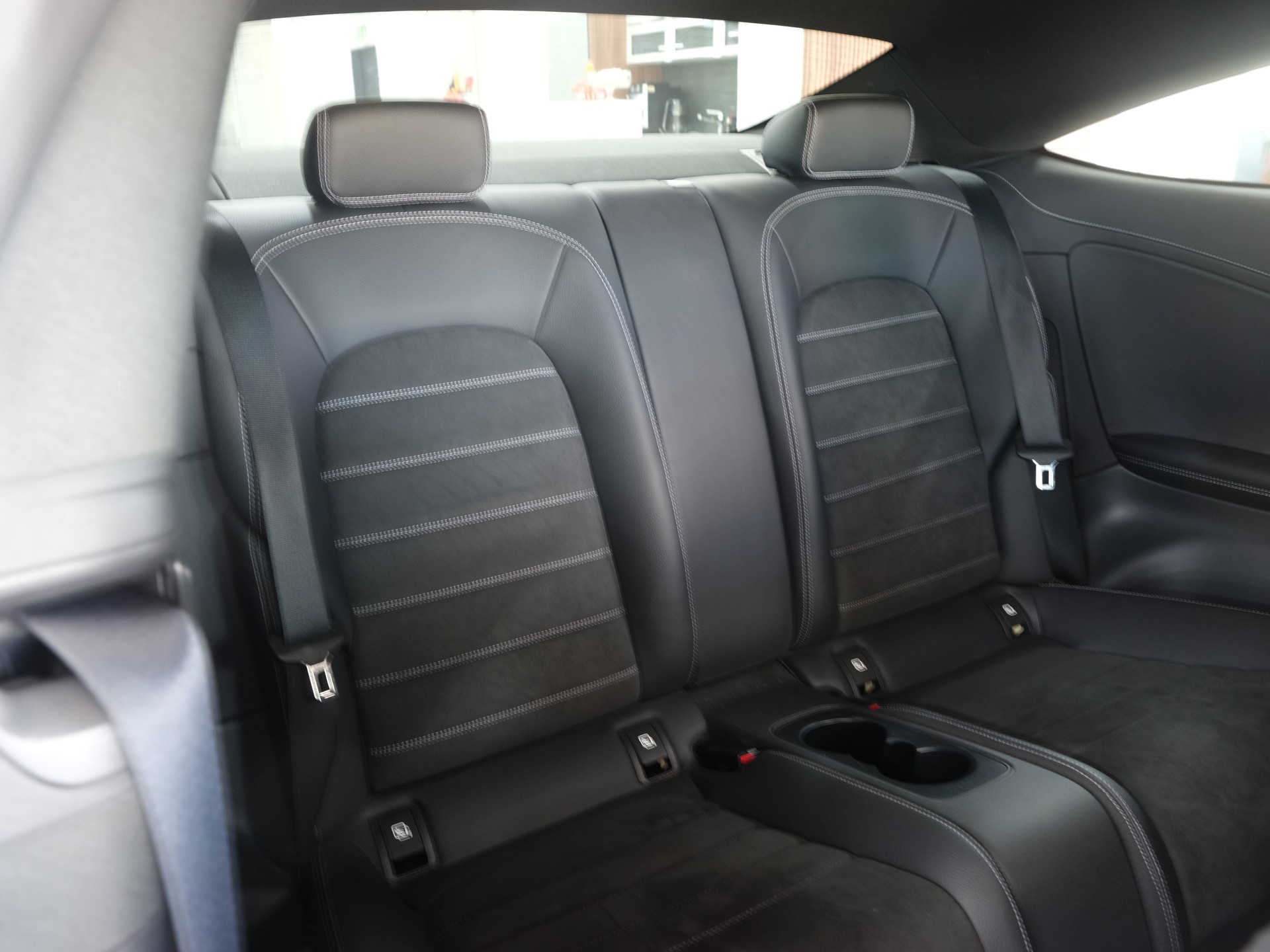 MERCEDES-BENZ C 220 d Coupé AMG Line 9G-Tronic-image-15