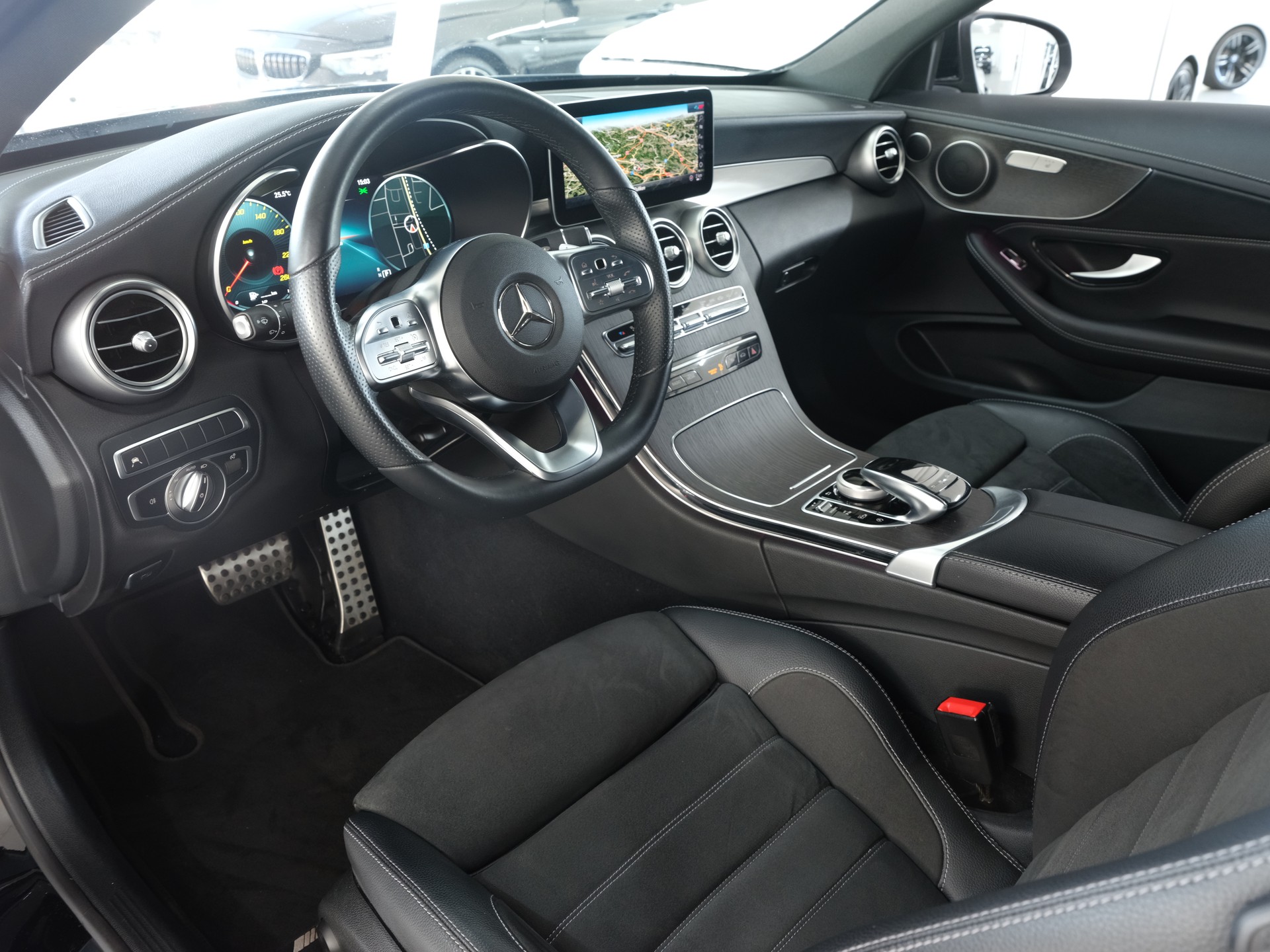 MERCEDES-BENZ C 220 d Coupé AMG Line 9G-Tronic-image-9