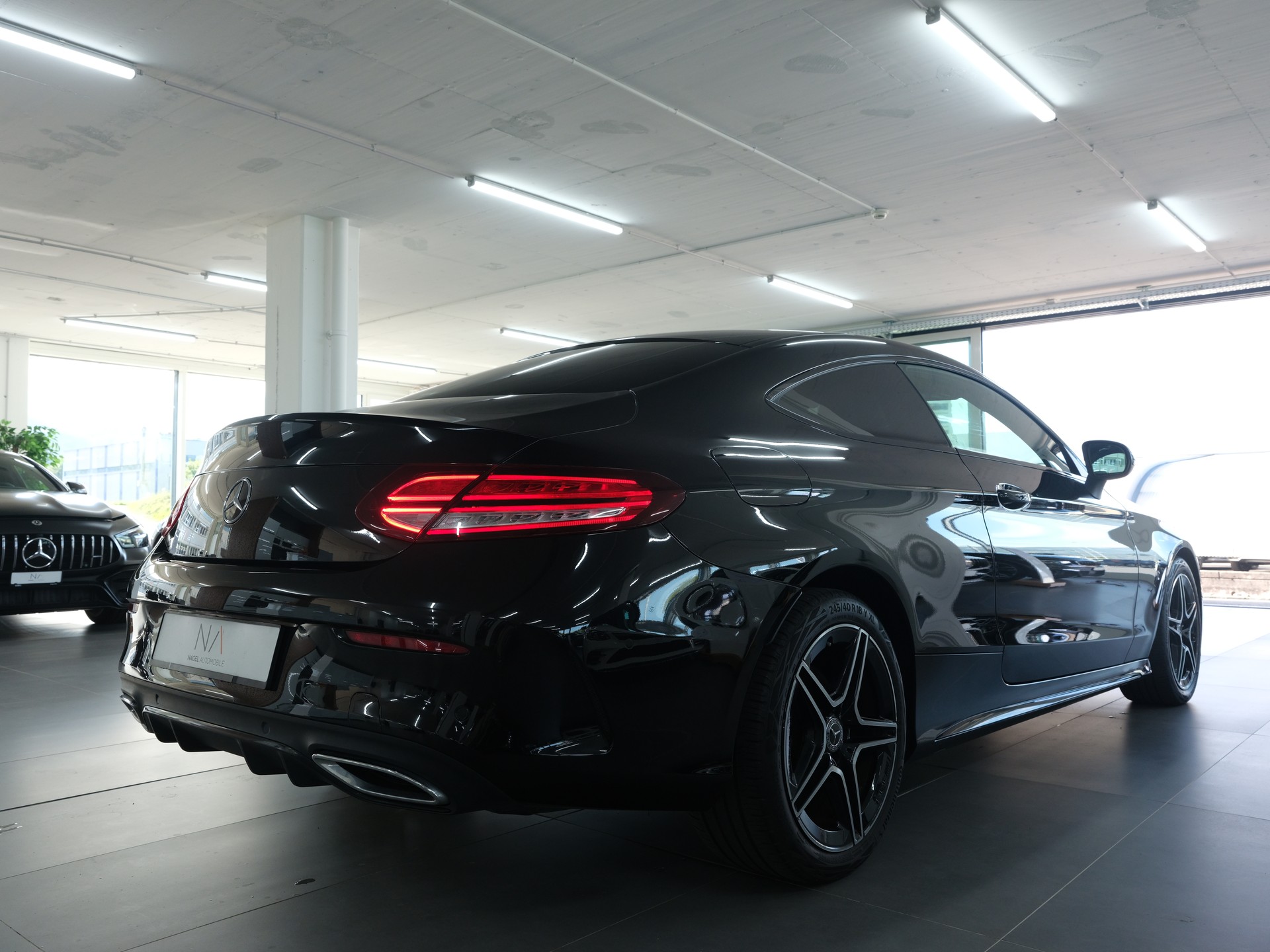 MERCEDES-BENZ C 220 d Coupé AMG Line 9G-Tronic-showroom-element-2