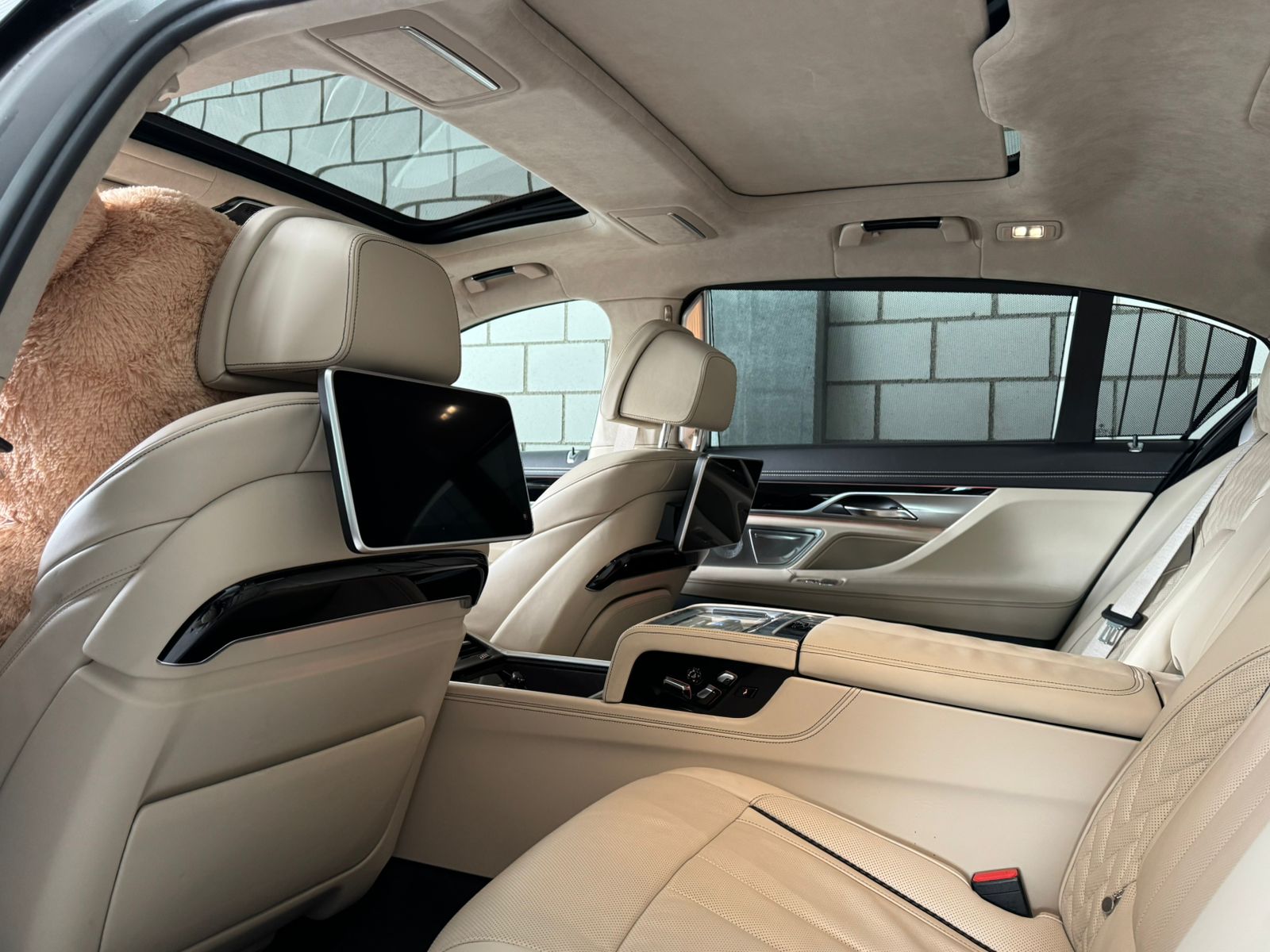 BMW-ALPINA B7 L BiTurbo 4.4 V8 xDrive Switch-Tronic Vollausstattung-image-6