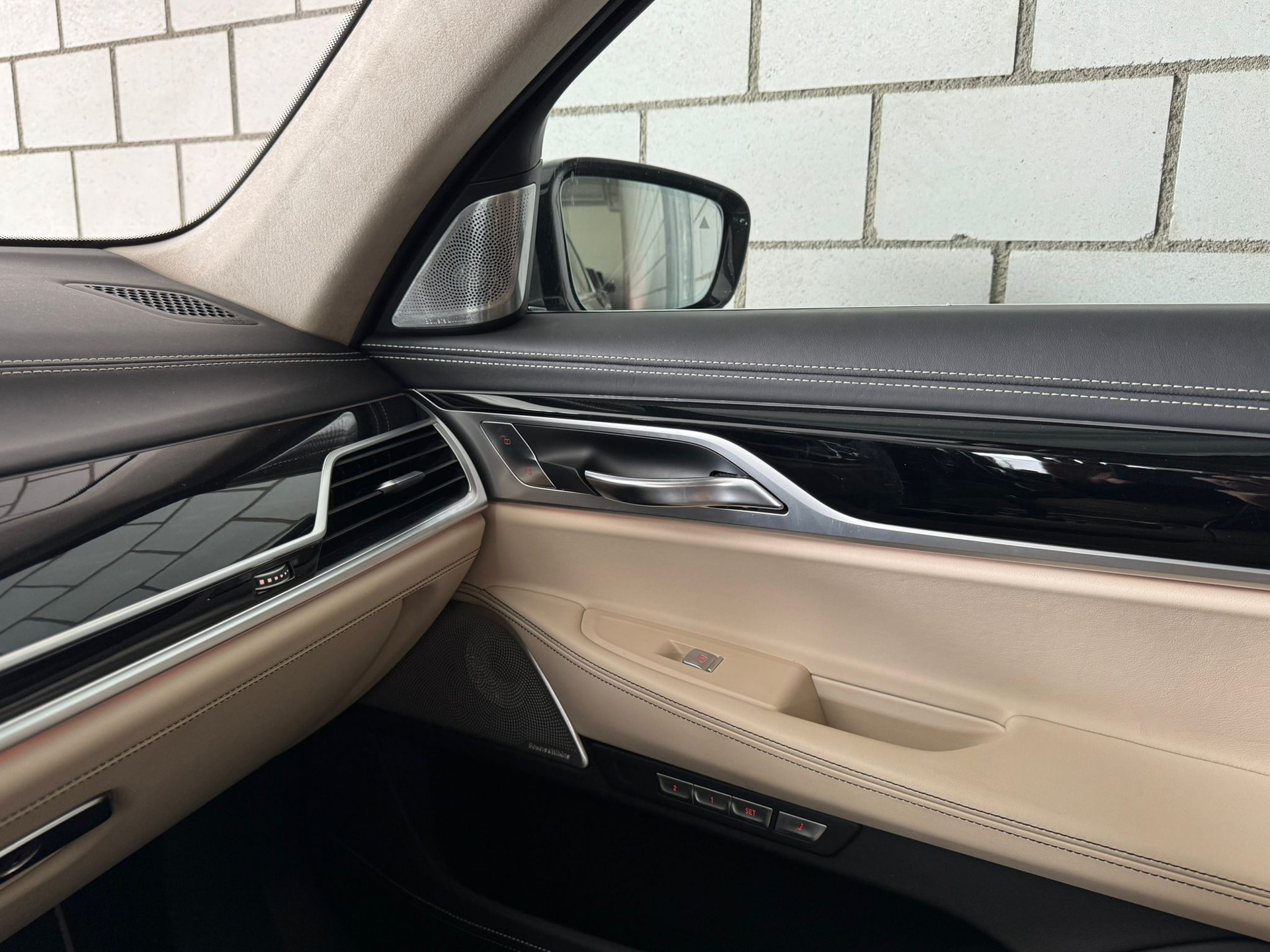 BMW-ALPINA B7 L BiTurbo 4.4 V8 xDrive Switch-Tronic Vollausstattung-image-5