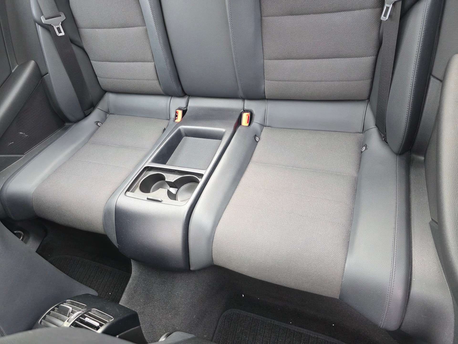 MERCEDES-BENZ E 350 CGI BlueEfficiency 7G-Tronic-image-10