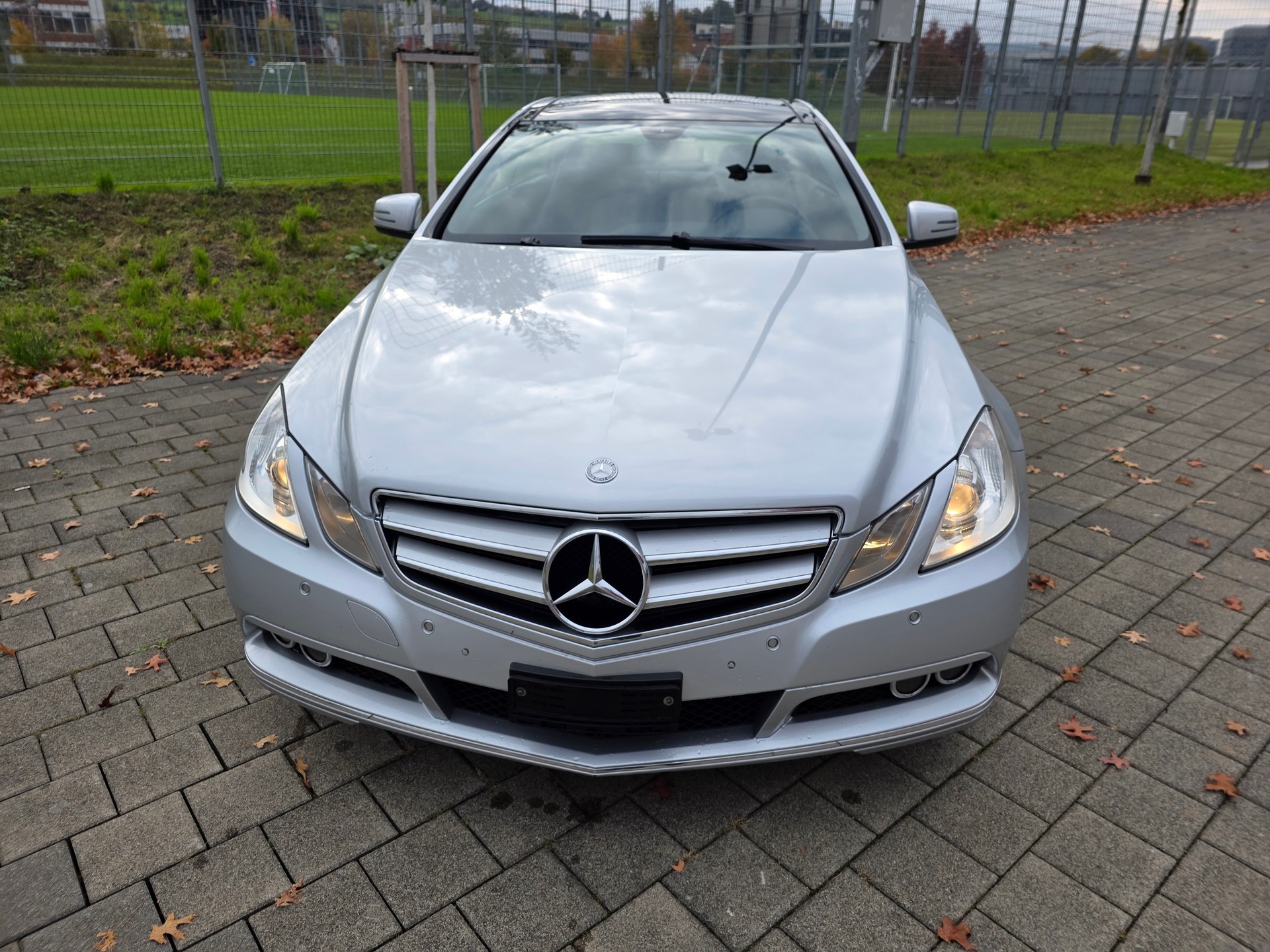 MERCEDES-BENZ E 350 CGI BlueEfficiency 7G-Tronic-showroom-element-2
