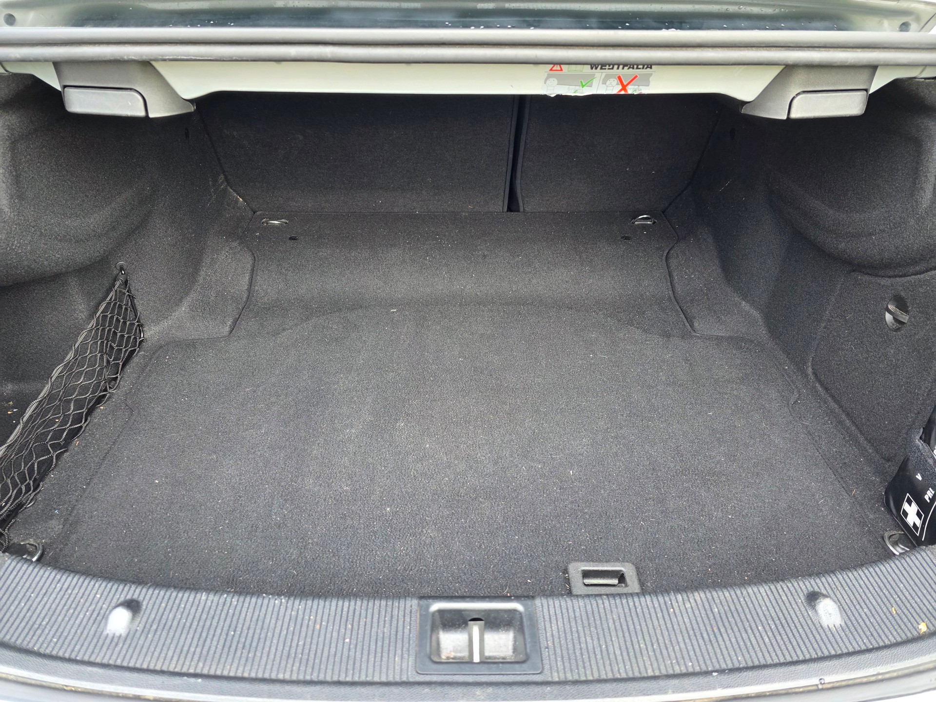 MERCEDES-BENZ E 350 CGI BlueEfficiency 7G-Tronic-image-15