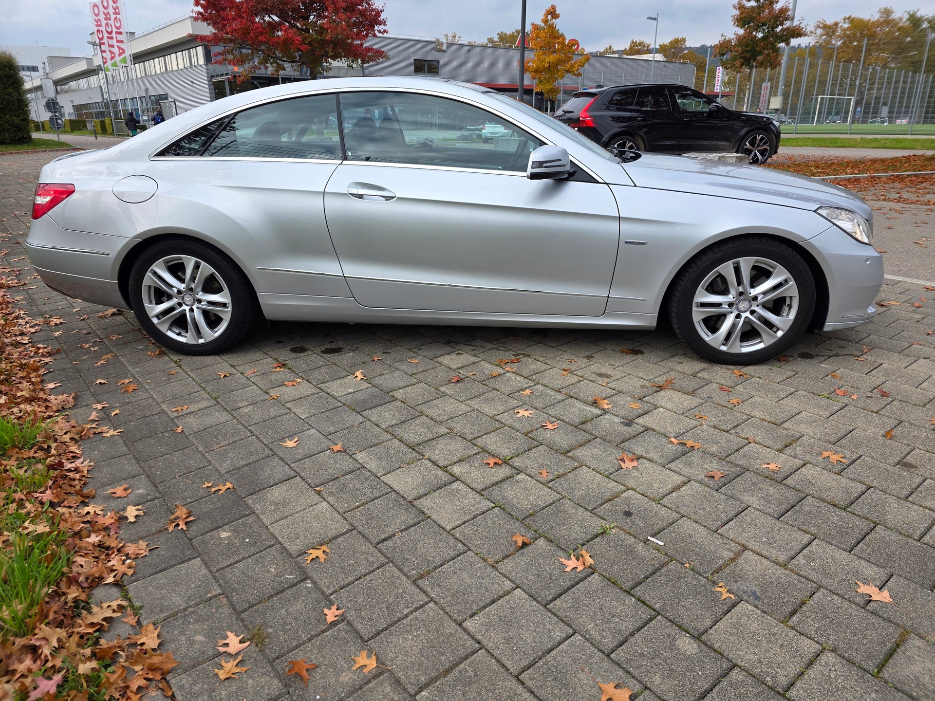 MERCEDES-BENZ E 350 CGI BlueEfficiency 7G-Tronic-image-6