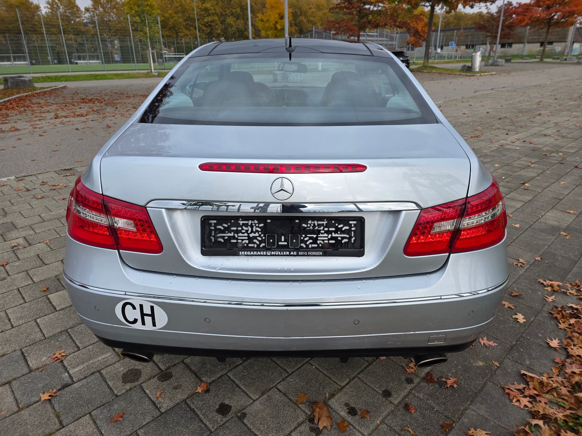 MERCEDES-BENZ E 350 CGI BlueEfficiency 7G-Tronic-image-5