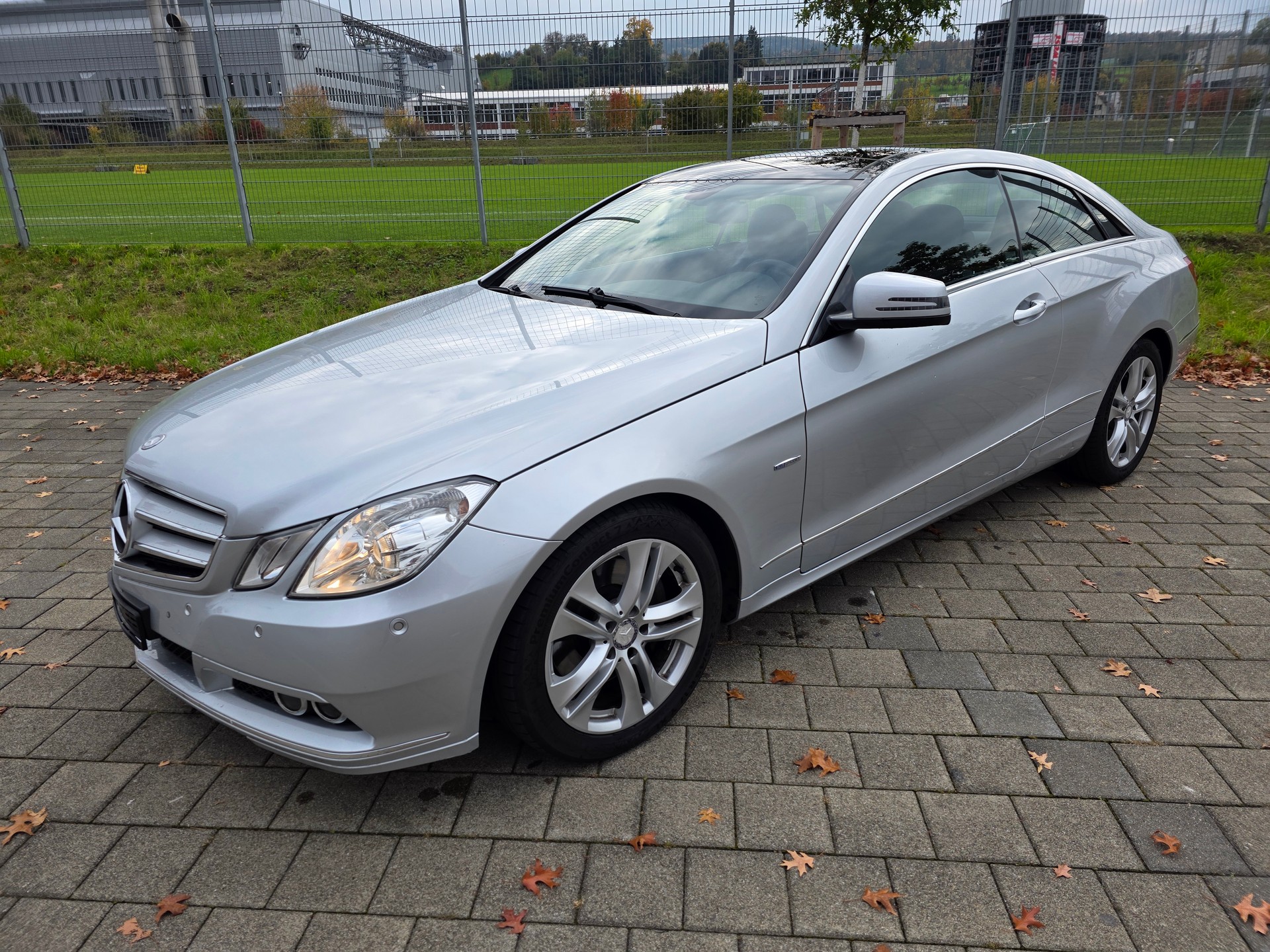 MERCEDES-BENZ E 350 CGI BlueEfficiency 7G-Tronic