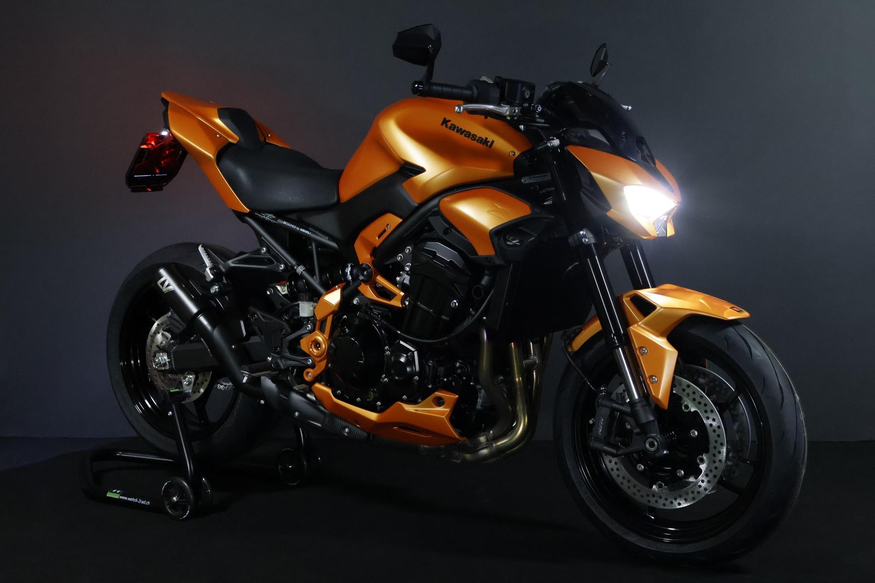 KAWASAKI Z 900 (91/70/35 KW) *Electric Orange* Level 3-image-2