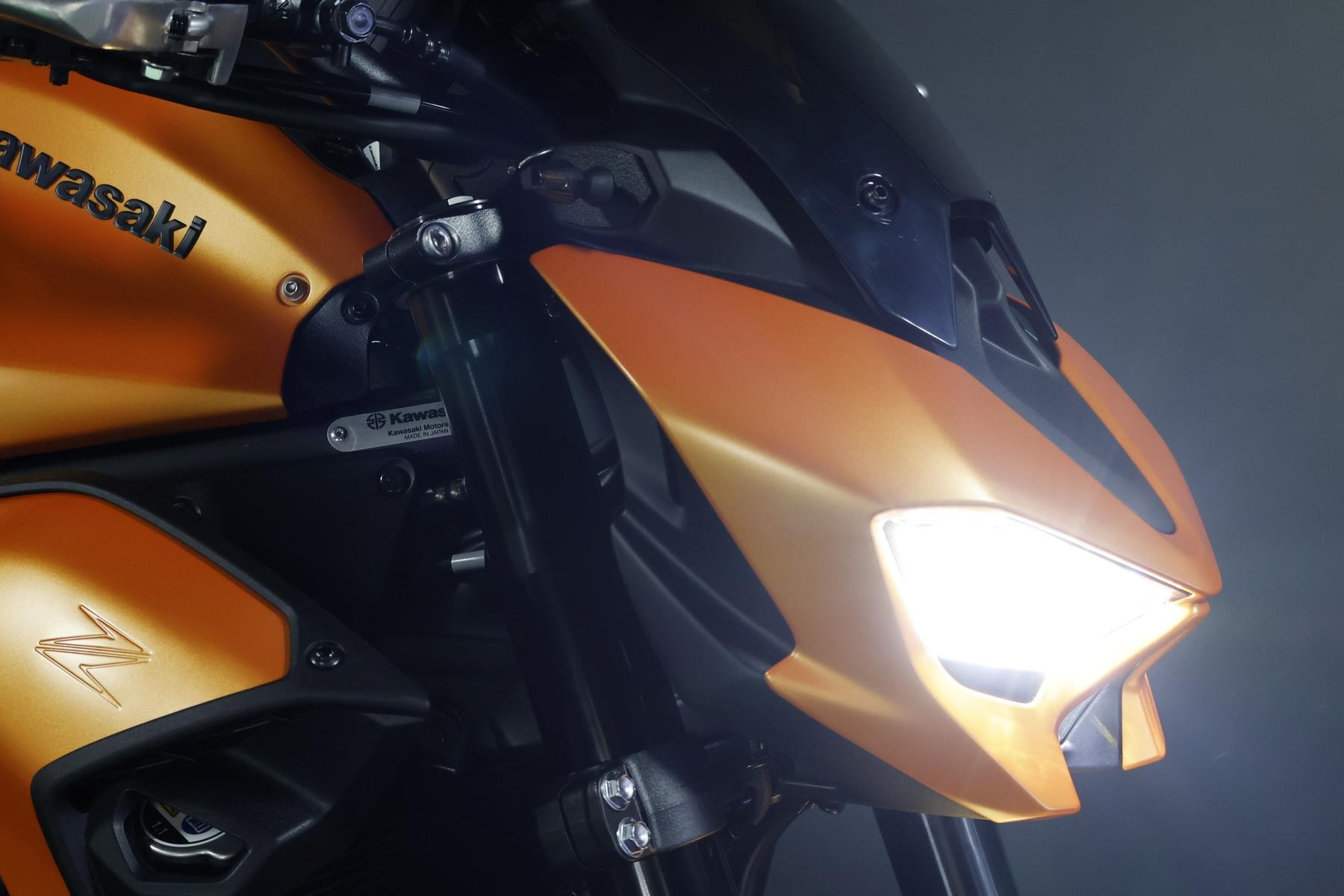 KAWASAKI Z 900 (91/70/35 KW) *Electric Orange* Level 3-image-4