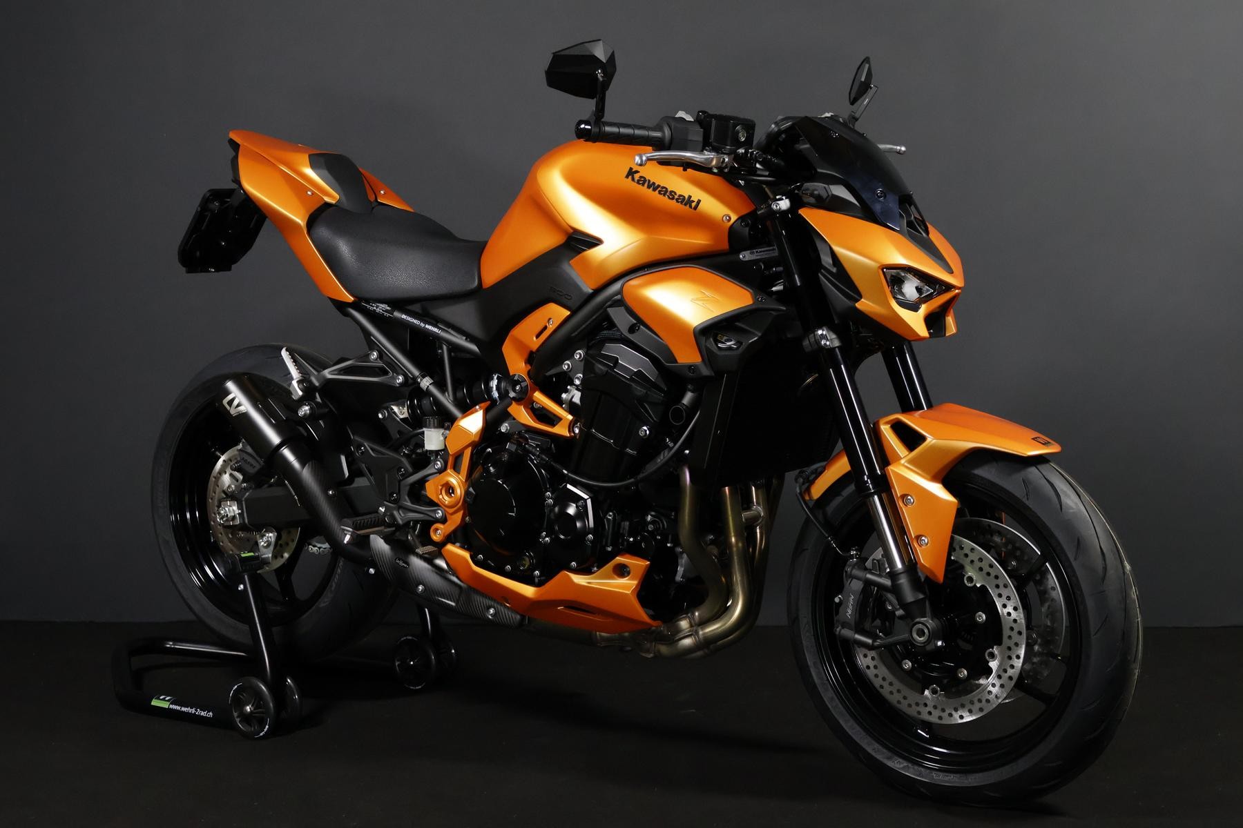KAWASAKI Z 900 (91/70/35 KW) *Electric Orange* Level 3-image-1