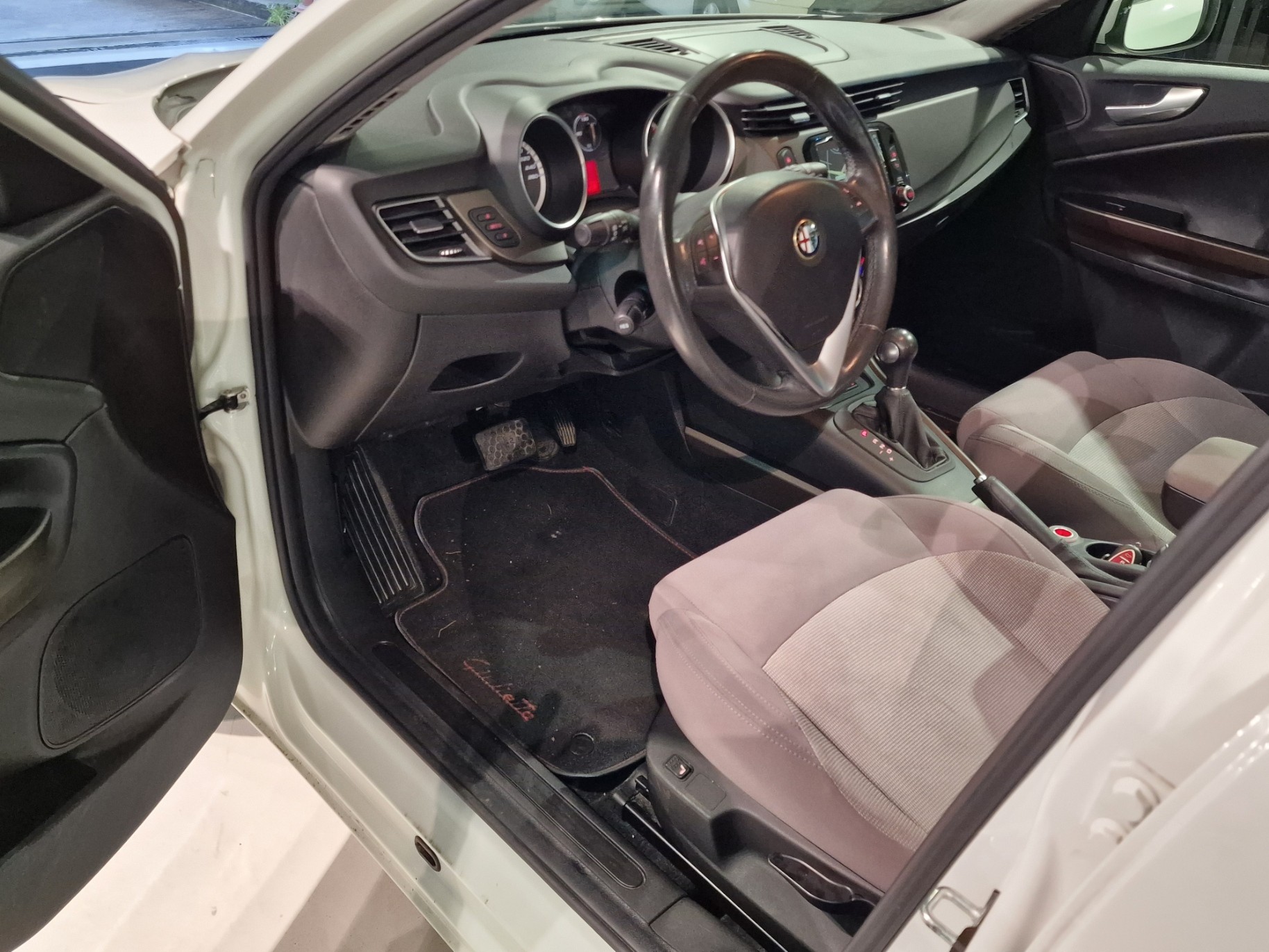 ALFA ROMEO Giulietta 1.4 MultiAir Distinctive TCT-image-7