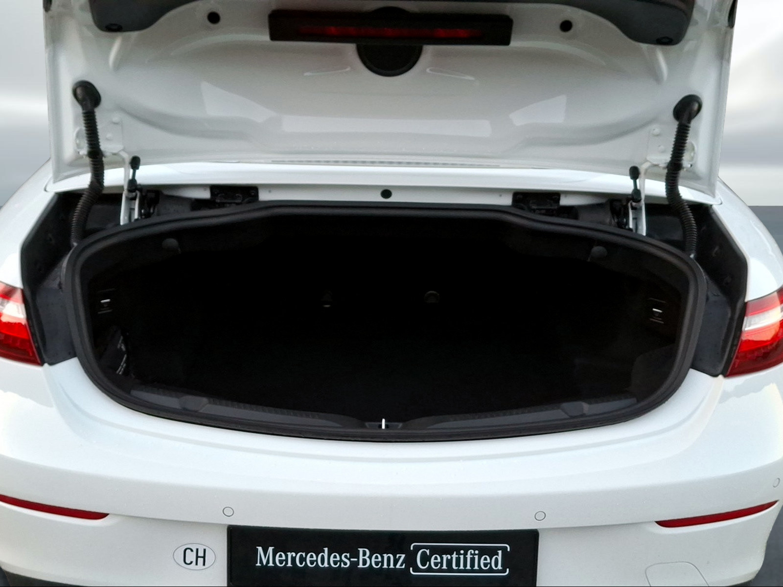 MERCEDES-BENZ E 450 Cabriolet AMG Line 4 Matic 9G-Tronic-image-12