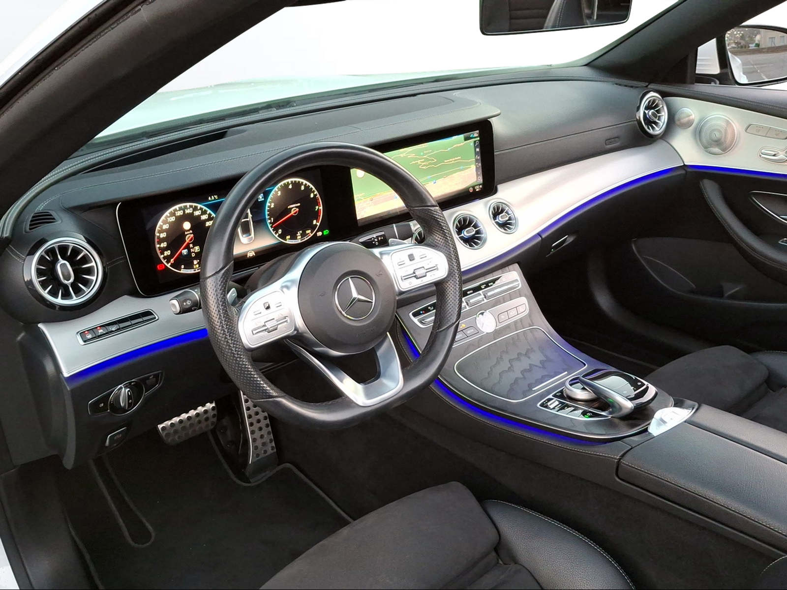 MERCEDES-BENZ E 450 Cabriolet AMG Line 4 Matic 9G-Tronic-image-9