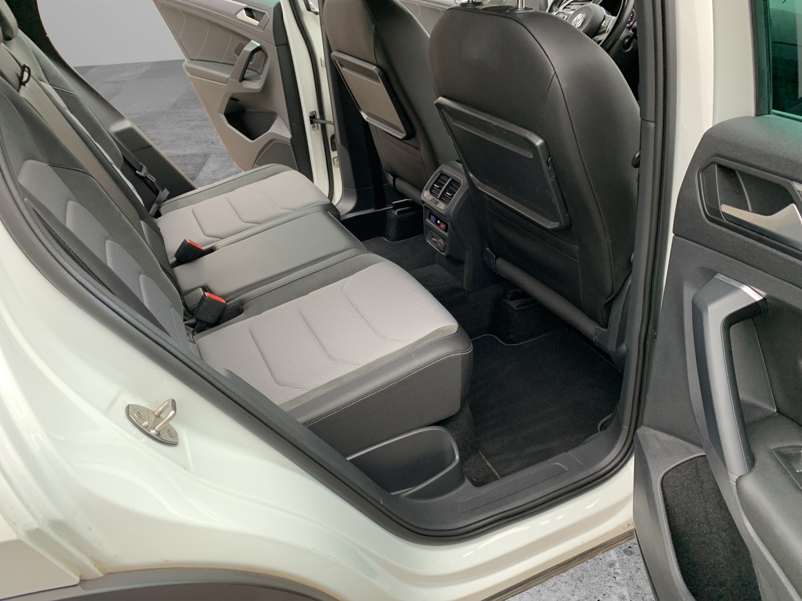 VW Tiguan 2.0TDI High 4M-image-14