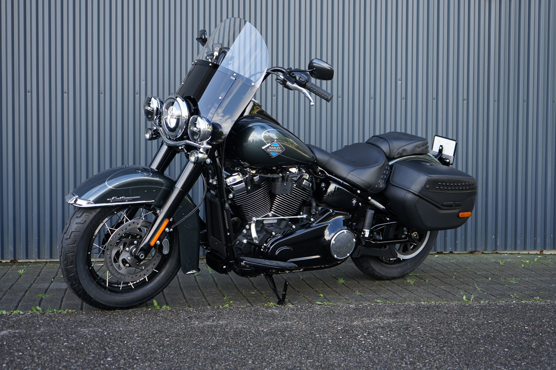 HARLEY-DAVIDSON FLHC Heritage Classic 117 (35kW)-image-1