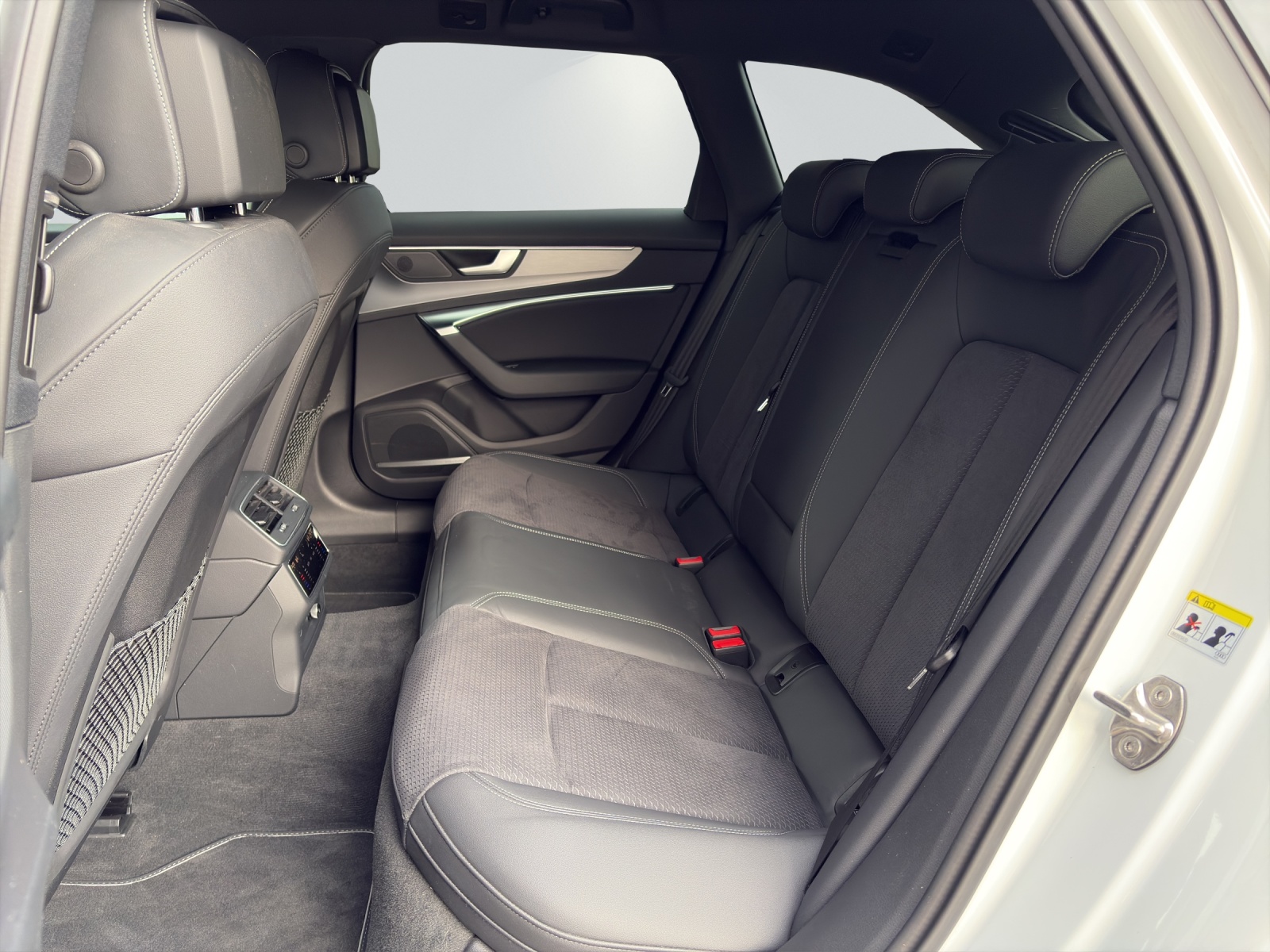 AUDI S6 Avant 3.0 V6 TDI quattro T-Tronic-image-14