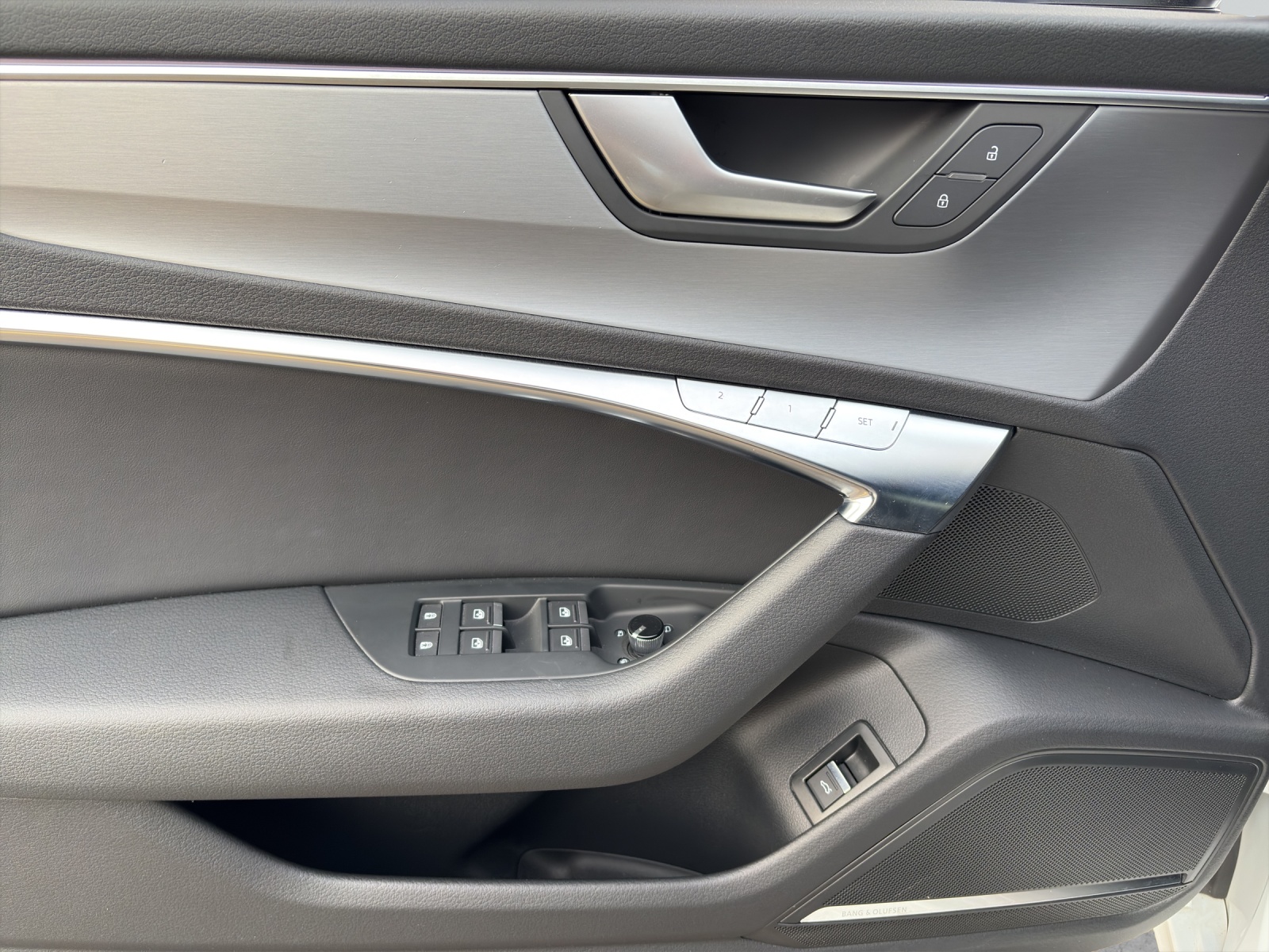 AUDI S6 Avant 3.0 V6 TDI quattro T-Tronic-image-11