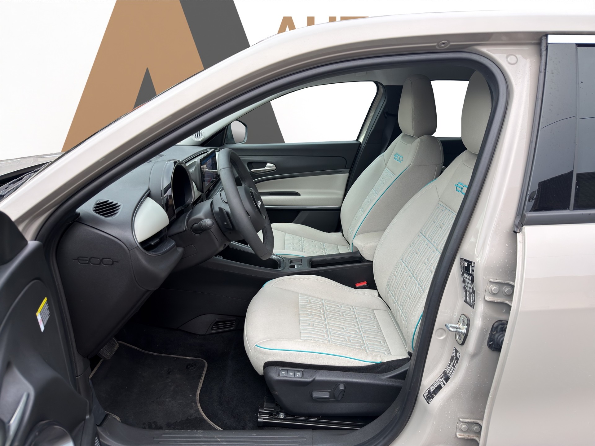 FIAT 600 1.2 Hybrid MHEV La Prima-image-8