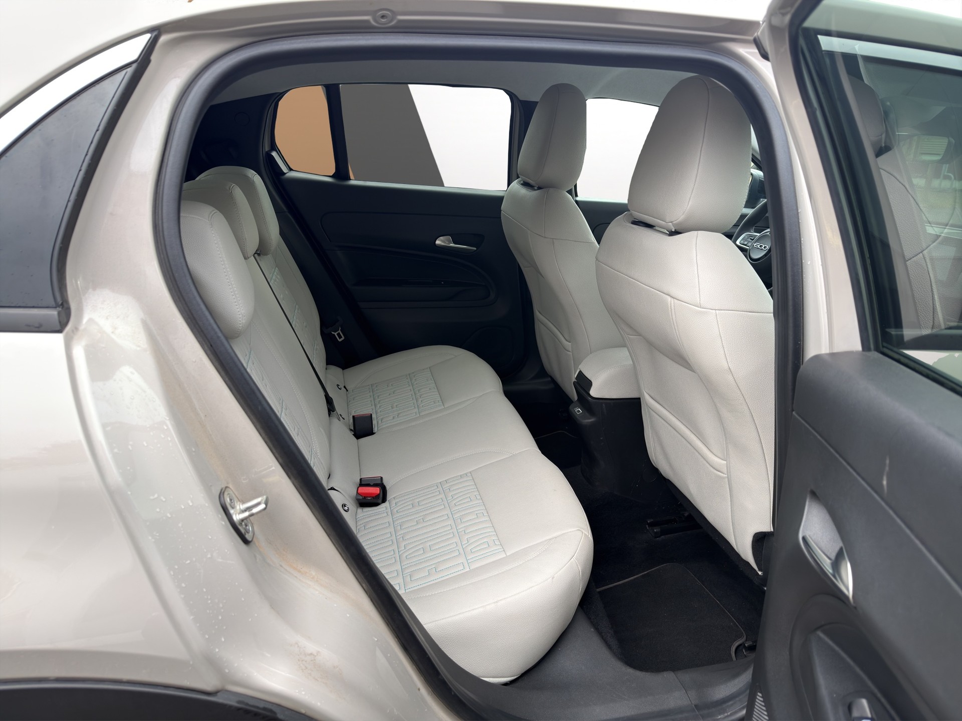 FIAT 600 1.2 Hybrid MHEV La Prima-image-11