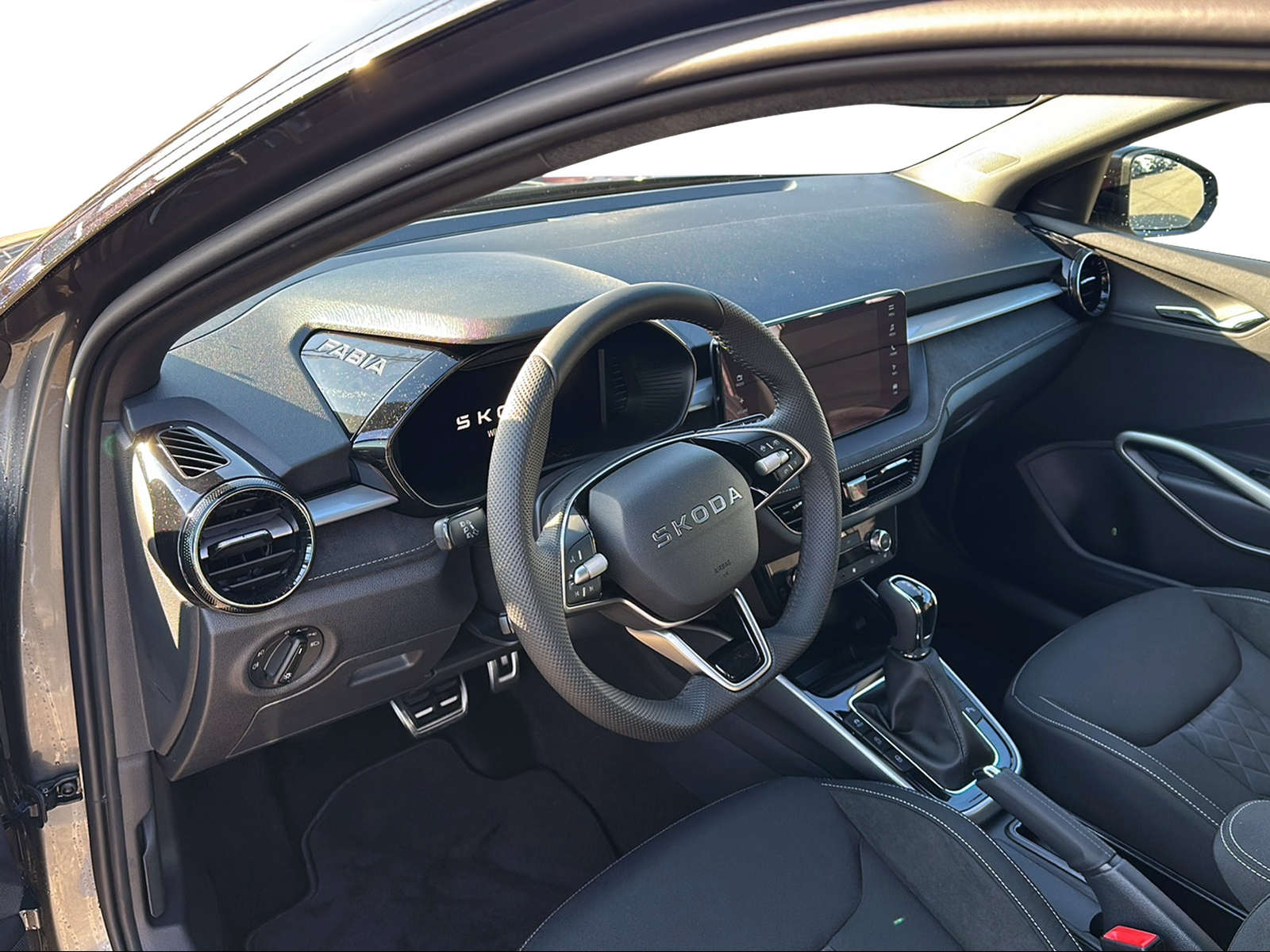 SKODA Fabia 1.5 TSI Monte Carlo DSG-showroom-element-3