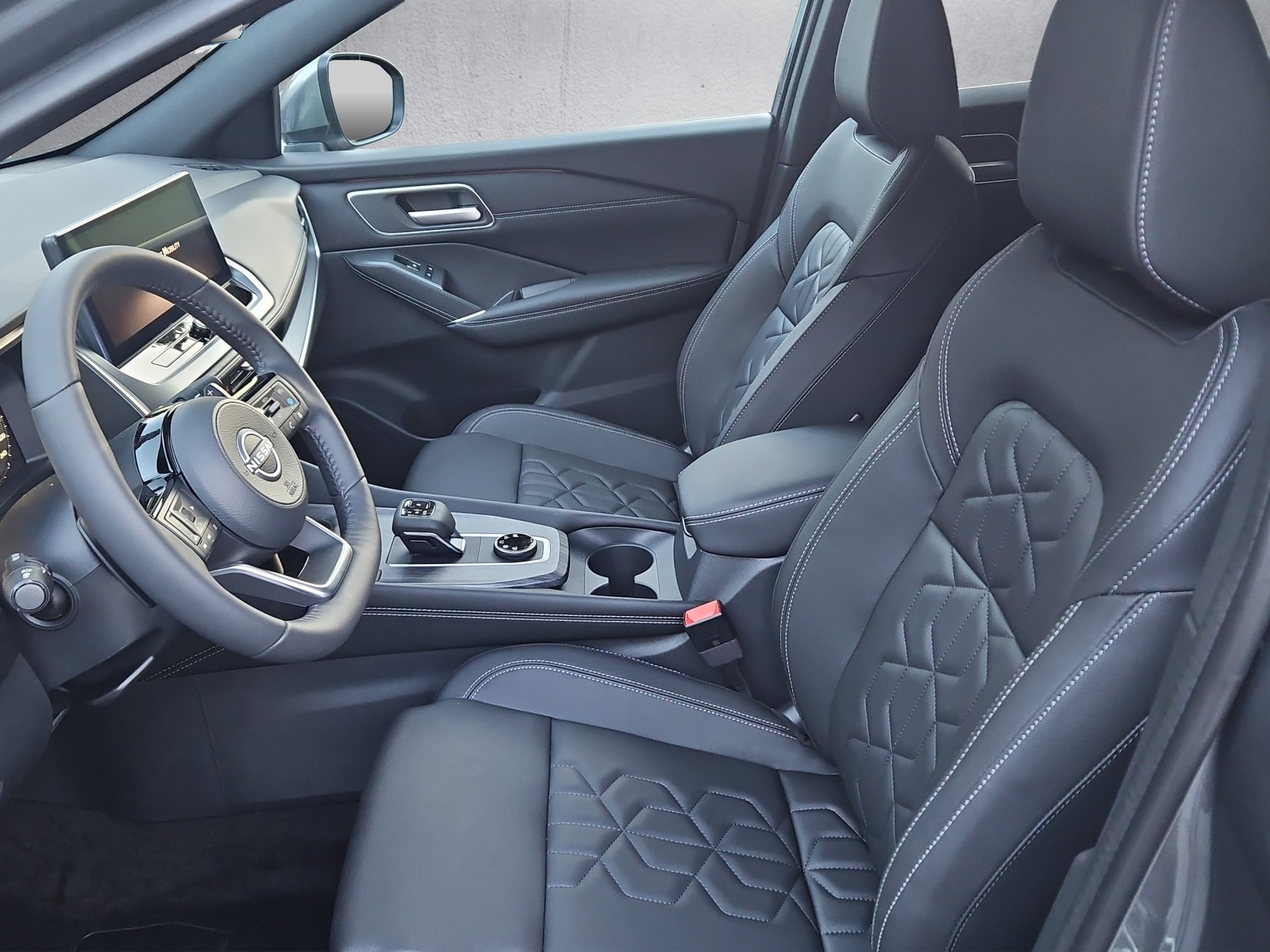 NISSAN Qashqai 1.3MHEV Tekna 4x4-image-8