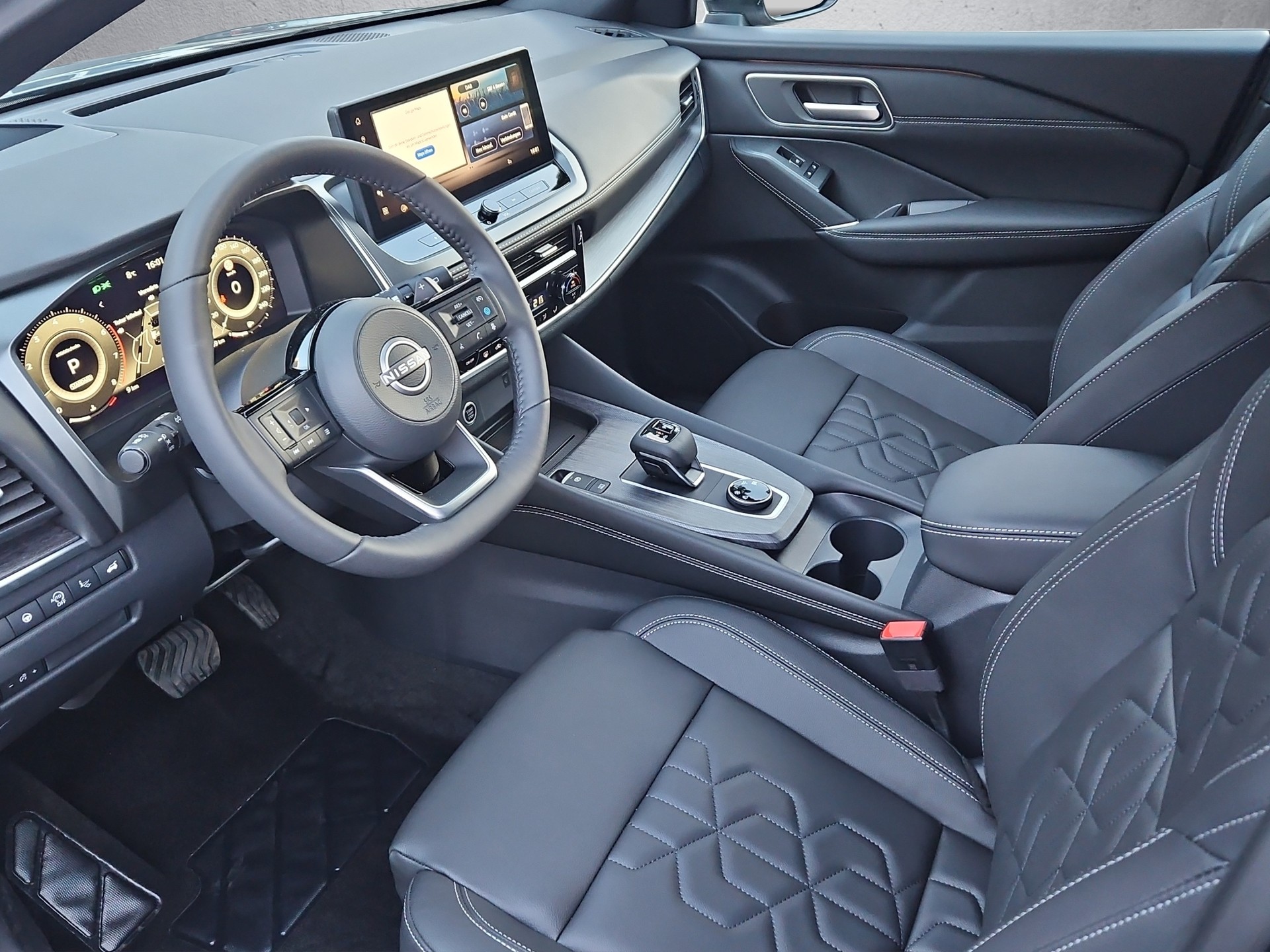 NISSAN Qashqai 1.3MHEV Tekna 4x4-image-9