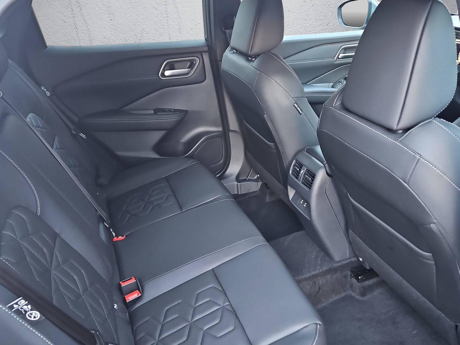 NISSAN Qashqai 1.3MHEV Tekna 4x4-image-21