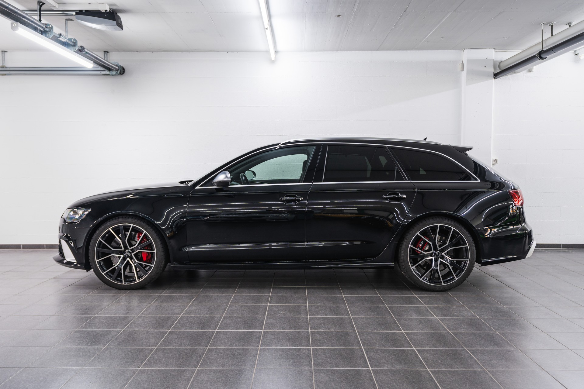 AUDI Audi RS6 Performance-showroom-element-3
