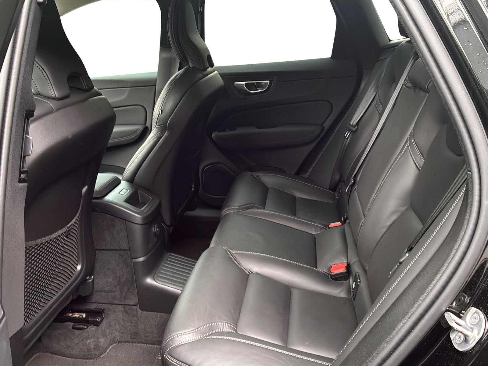 VOLVO XC60 2.0 T6 TE Plus Dark eAWD-image-12