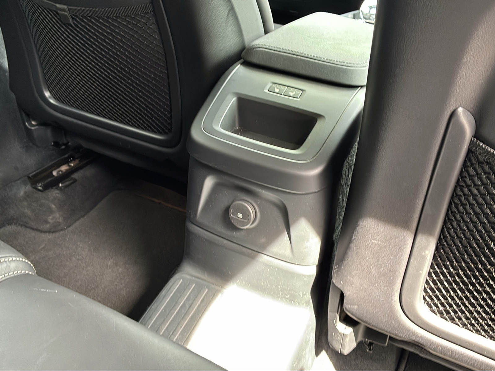 VOLVO XC60 2.0 T6 TE Plus Dark eAWD-image-14