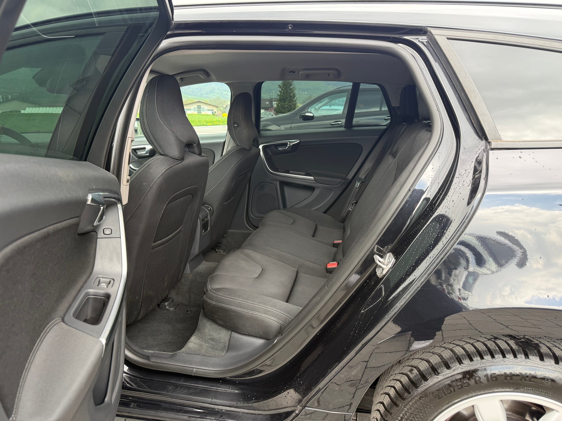VOLVO V60 D4 AWD Family Edition Geartronic-image-10