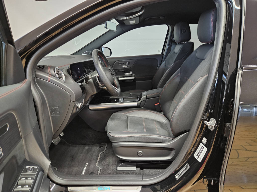 MERCEDES-BENZ EQA 350 4Matic AMG Line Swiss Star-image-6