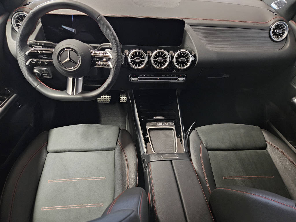 MERCEDES-BENZ EQA 350 4Matic AMG Line Swiss Star-image-5
