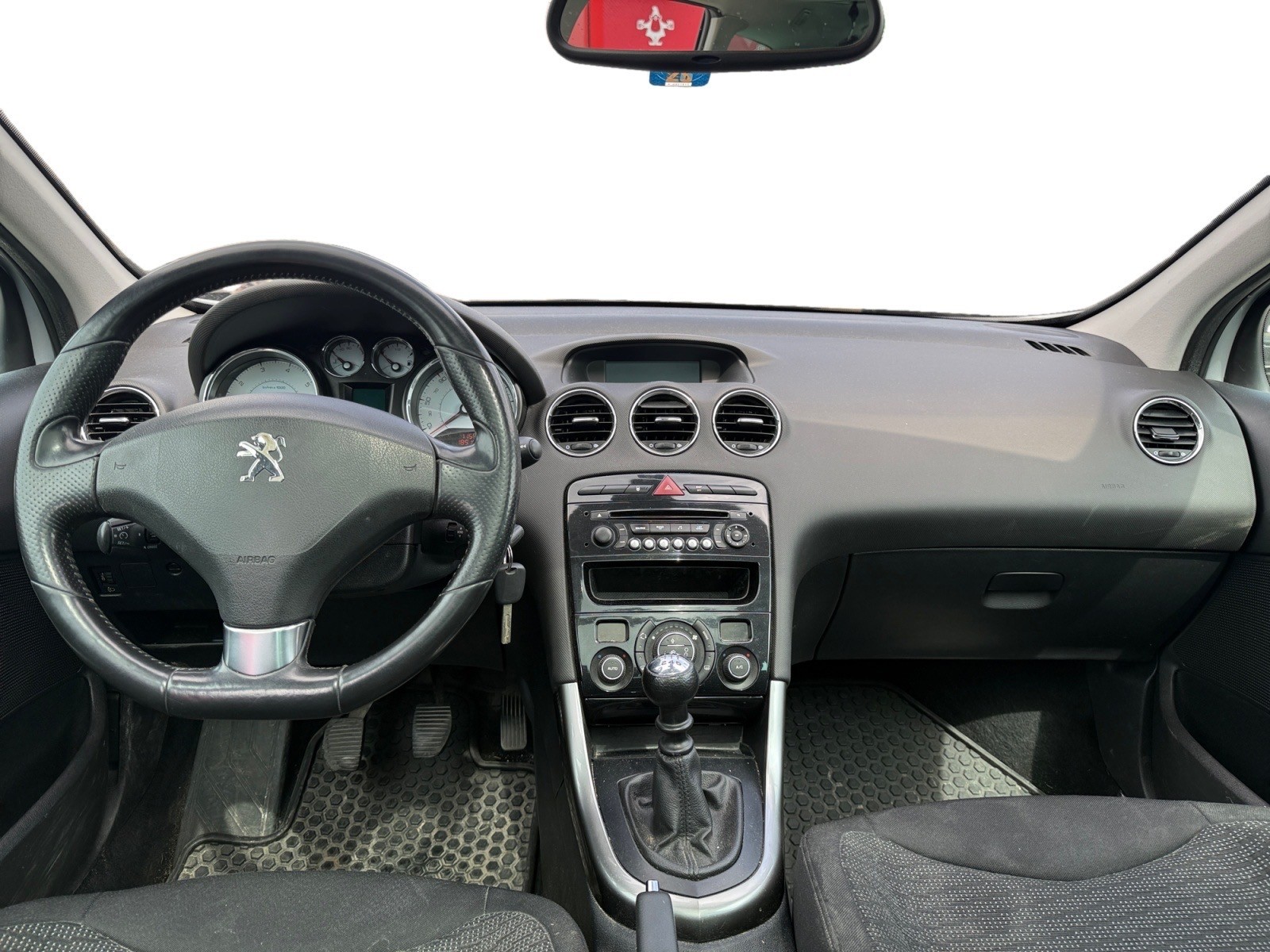 PEUGEOT 308 SW 1.6 16V Turbo Family-image-9