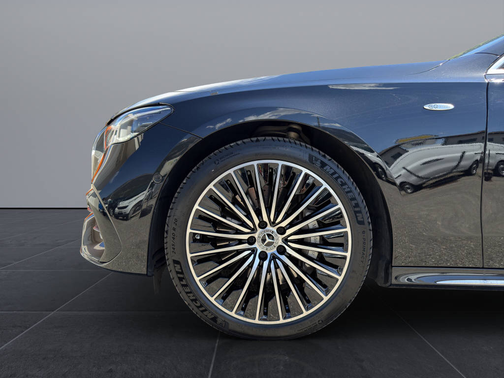 MERCEDES-BENZ E 300 e AMG Line 4matic-image-17