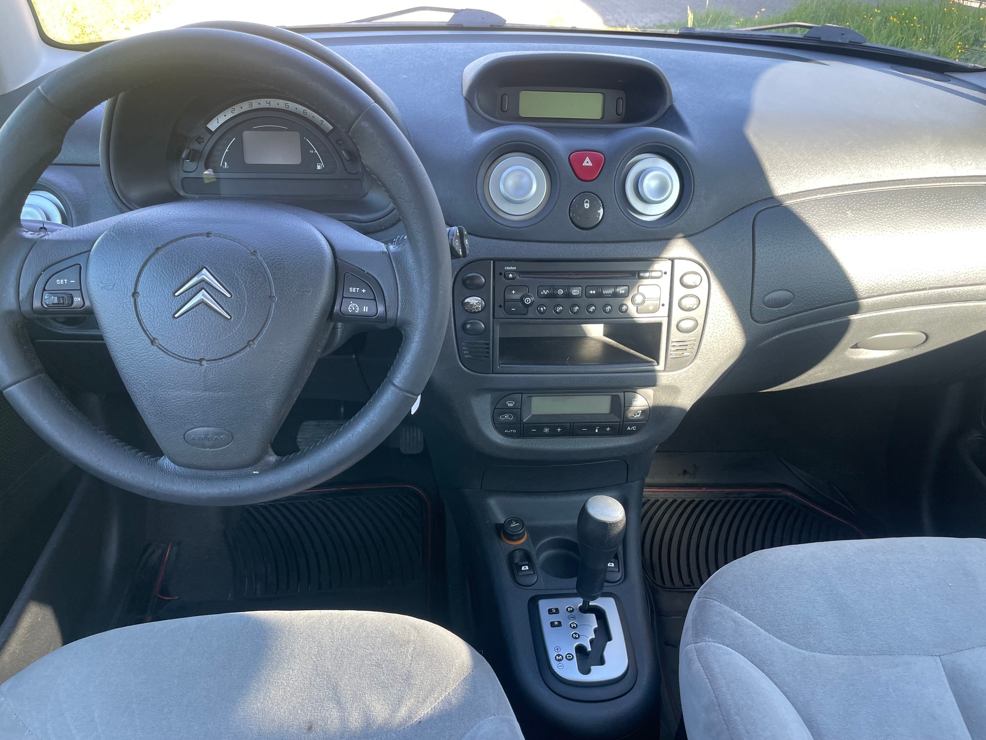 CITROEN C3 1.4i Exclusive-image-9