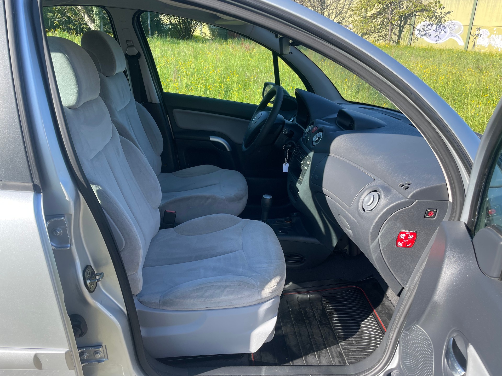 CITROEN C3 1.4i Exclusive-image-6