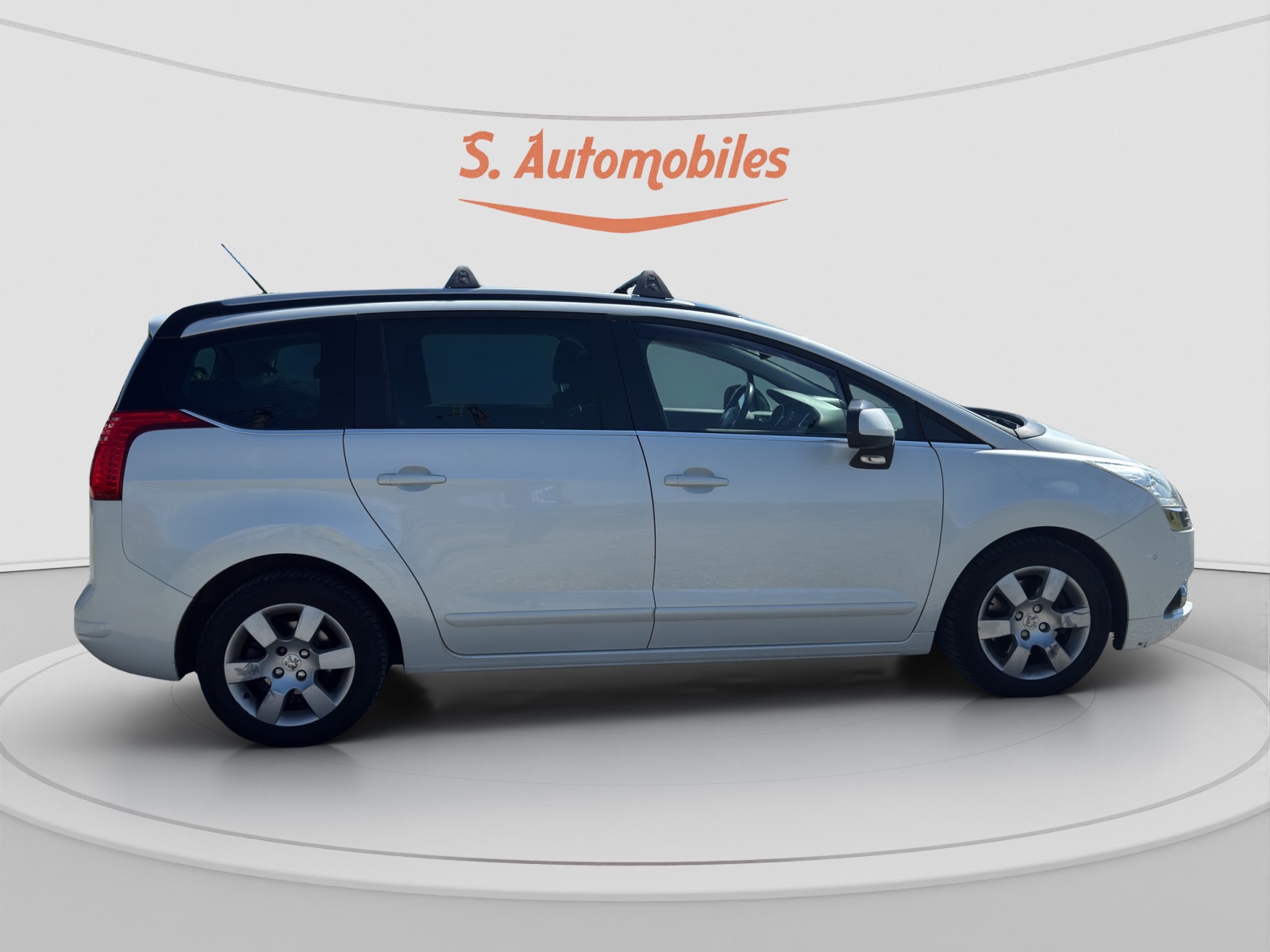 PEUGEOT 5008 2.0 HDI Allure Automatic-image-6