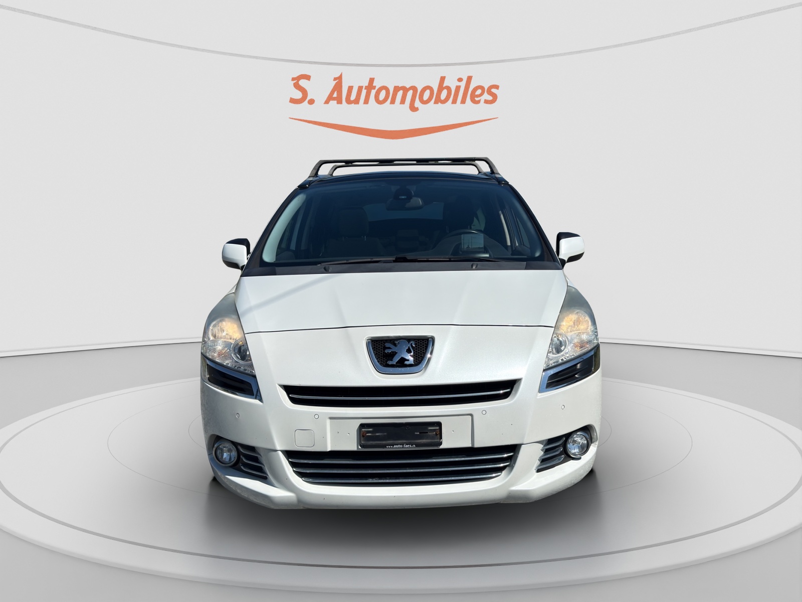 PEUGEOT 5008 2.0 HDI Allure Automatic-image-1