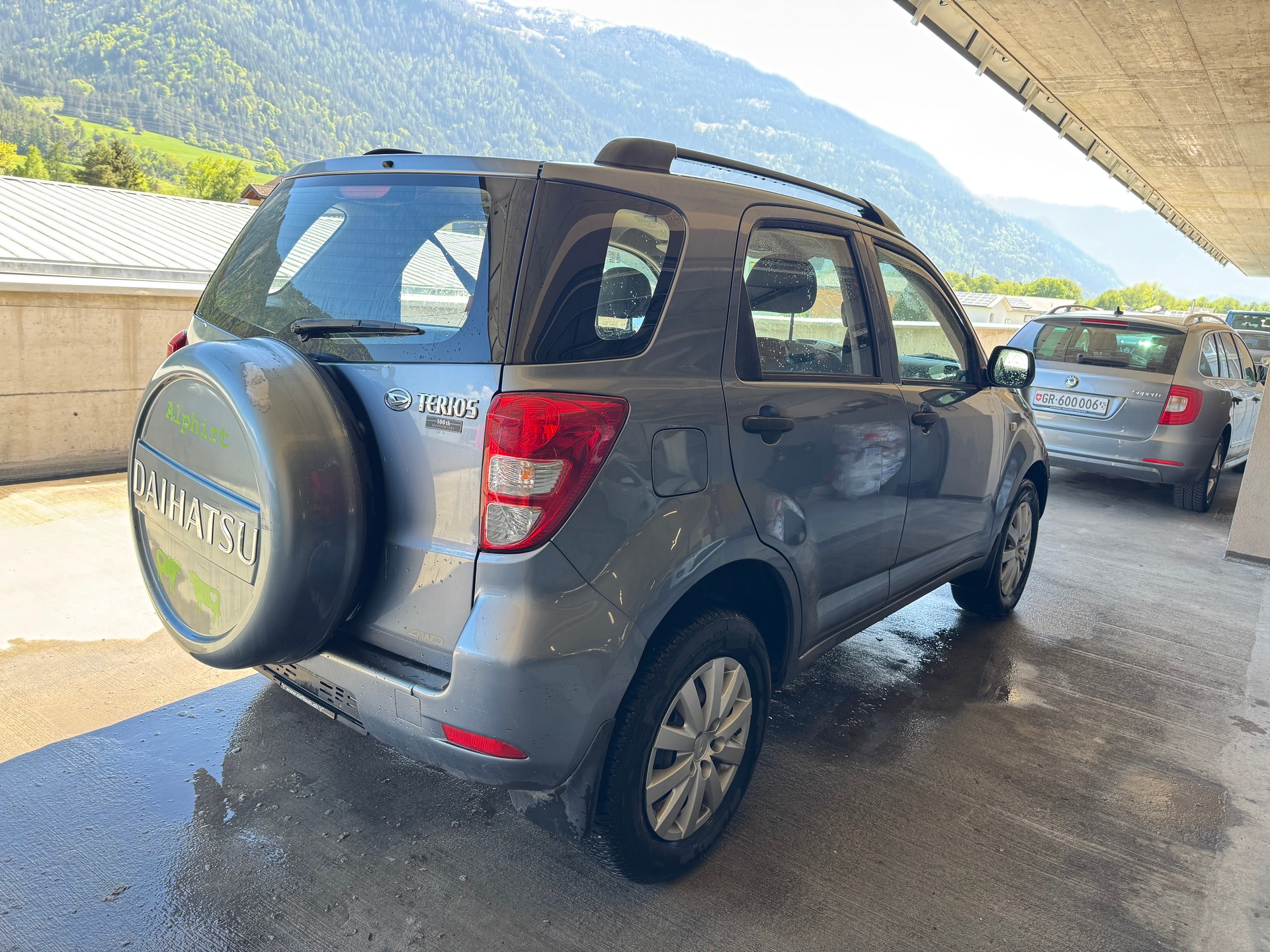 DAIHATSU Terios 1.5 16V SX Edition 100th Anniversary 4WD-image-2