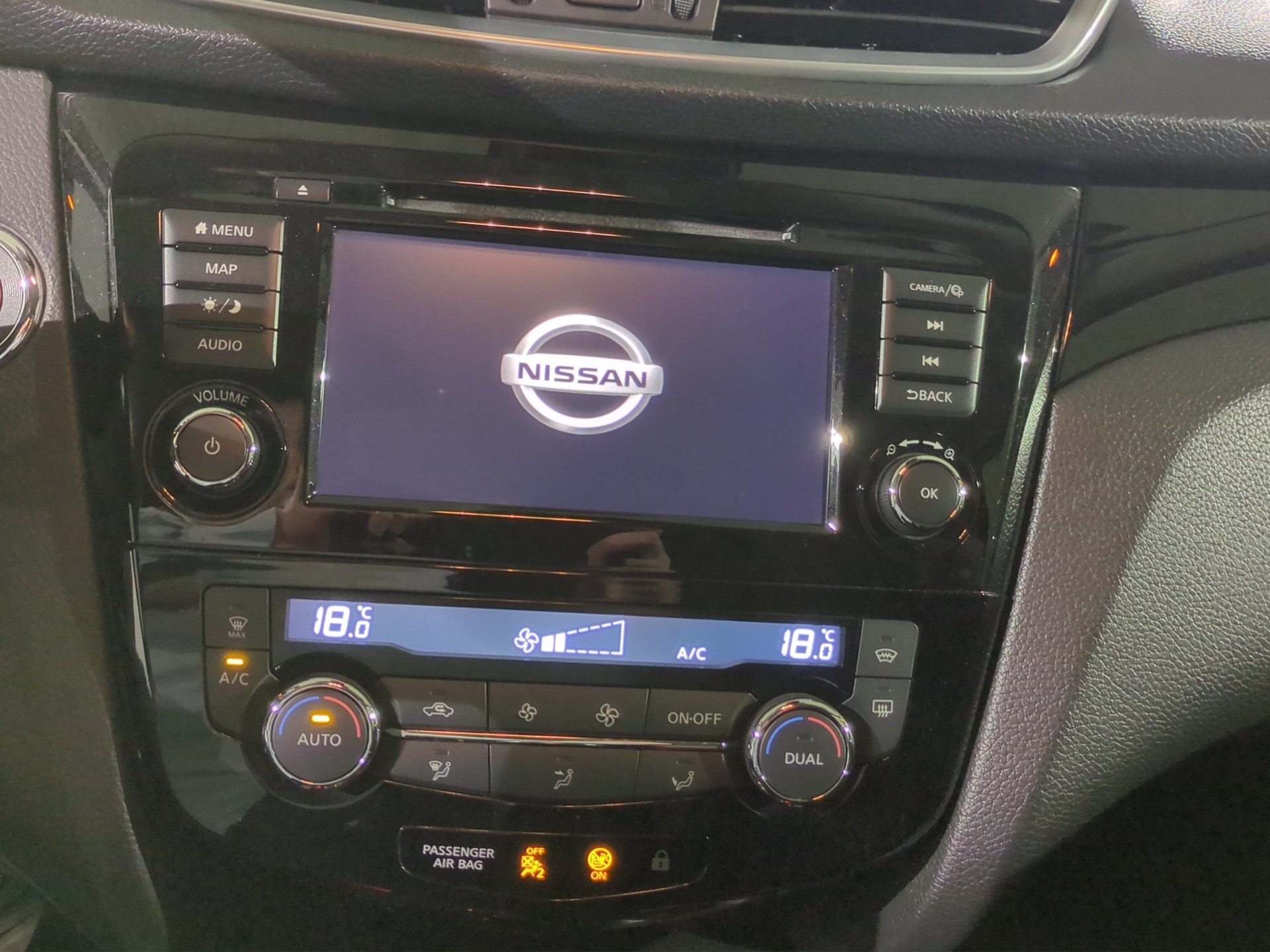 NISSAN Qashqai 1.3 DIG-T Acenta DCT-image-11